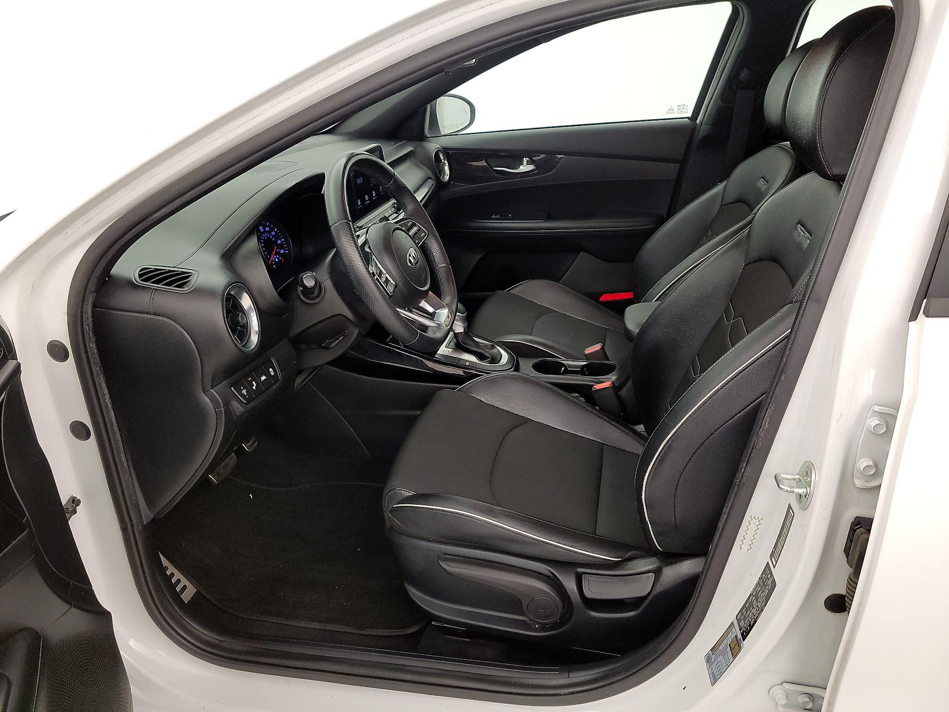 Thumbnail: 2020 Kia Forte - 11