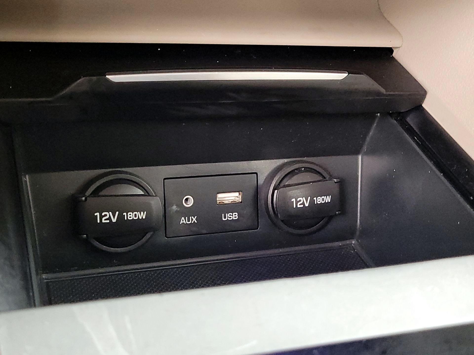 Thumbnail: 2018 Hyundai Elantra - 18