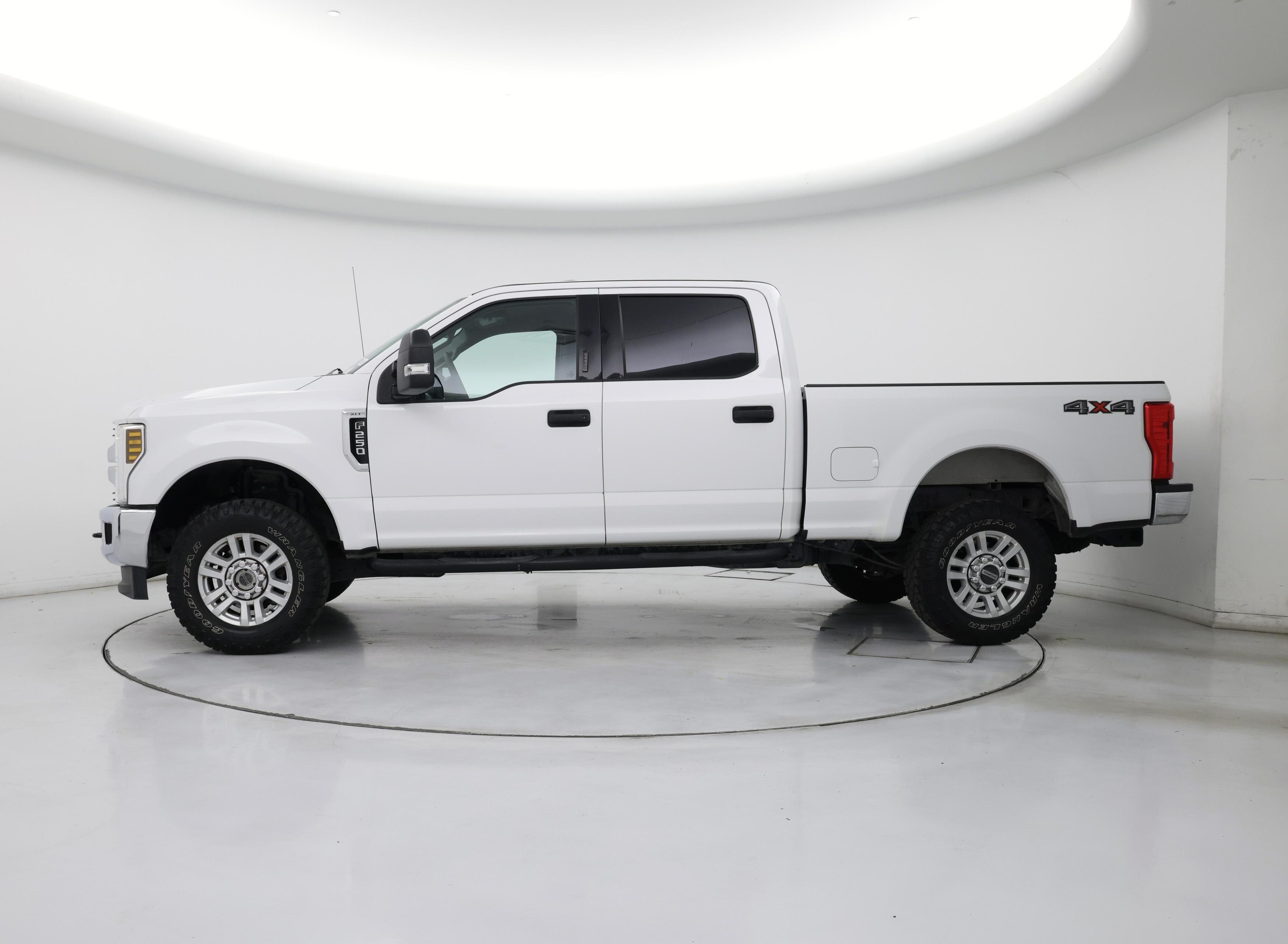 Thumbnail: 2019 Ford F-250 - 3