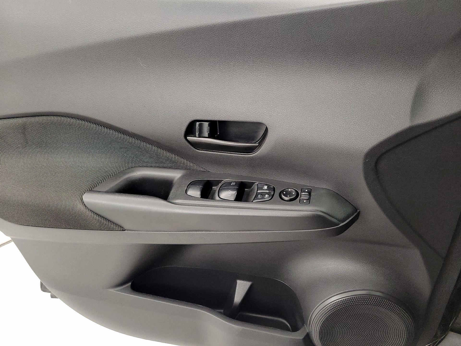 Thumbnail: 2019 Nissan Kicks - 12