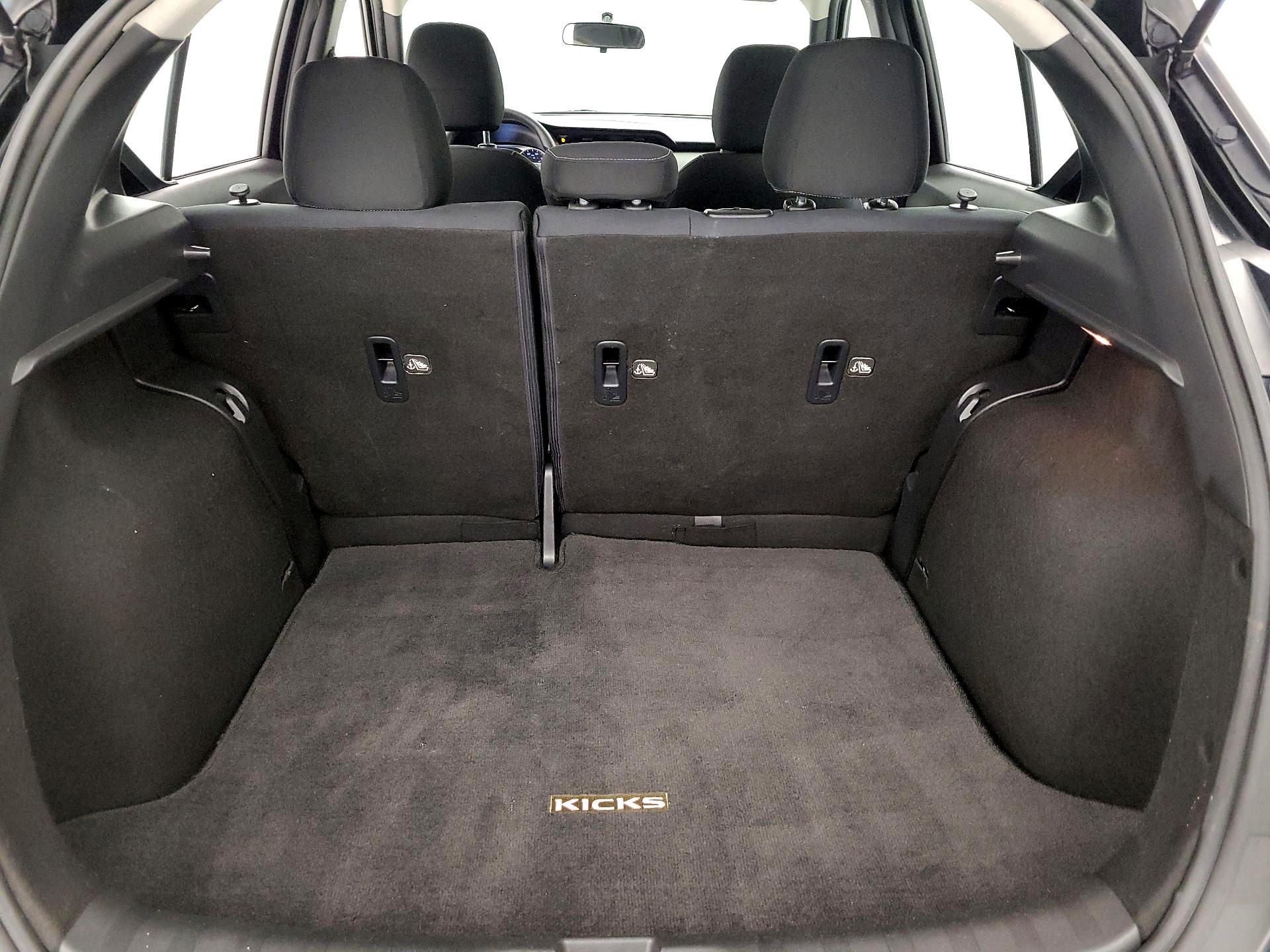 Thumbnail: 2019 Nissan Kicks - 19