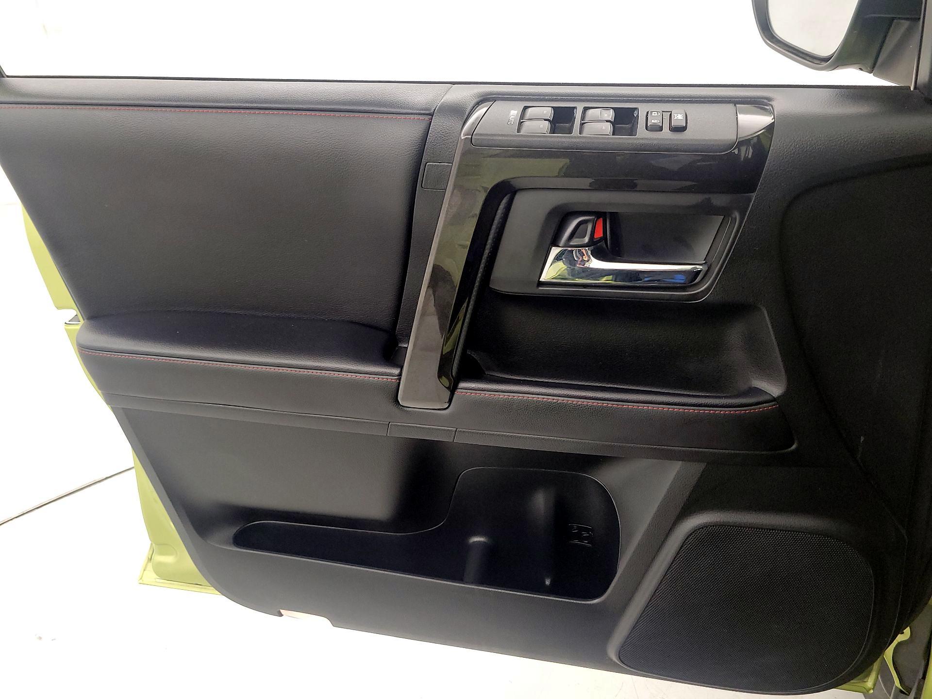 Thumbnail: 2022 Toyota 4Runner - 12