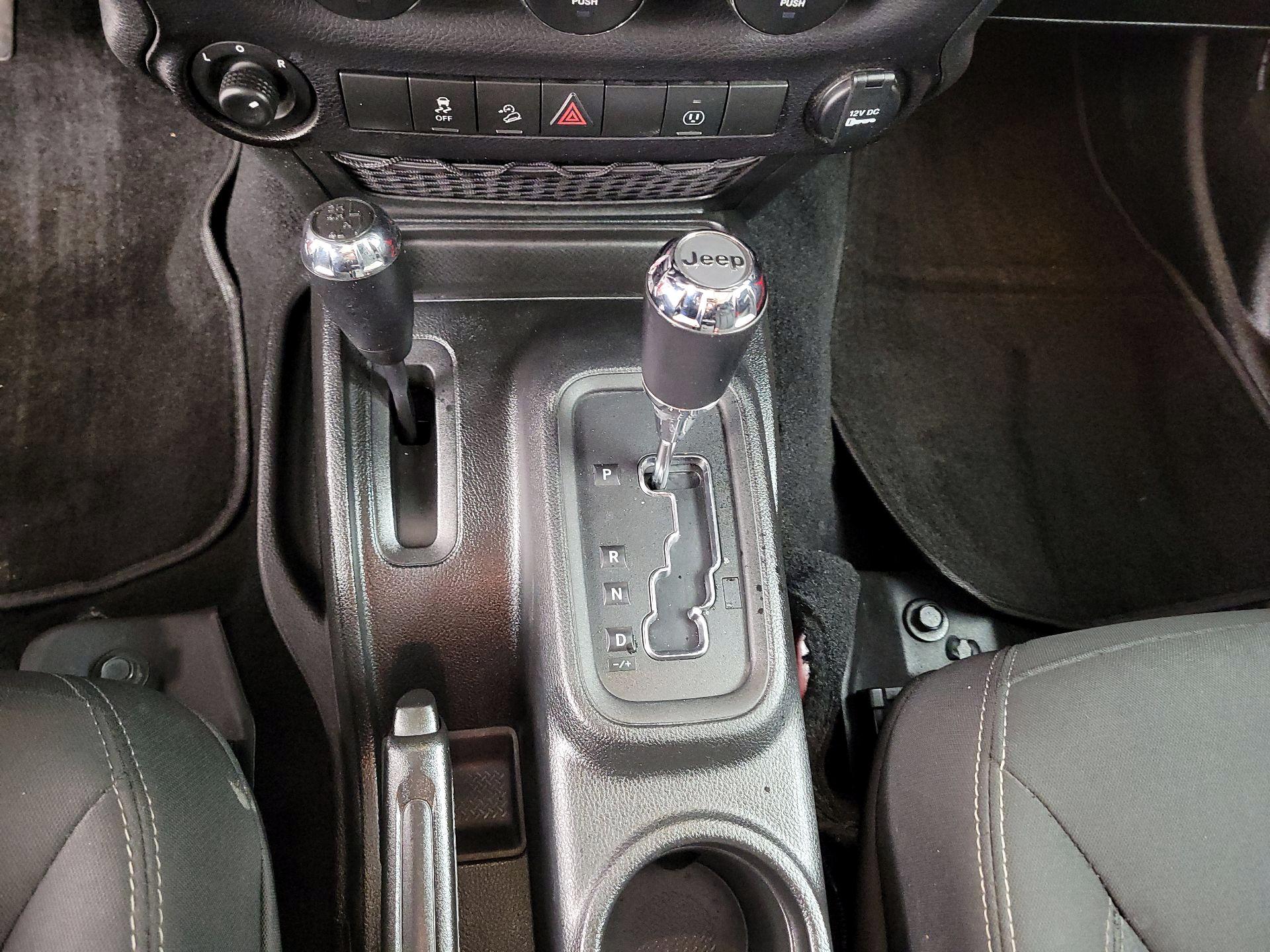 Thumbnail: 2018 Jeep Wrangler - 15