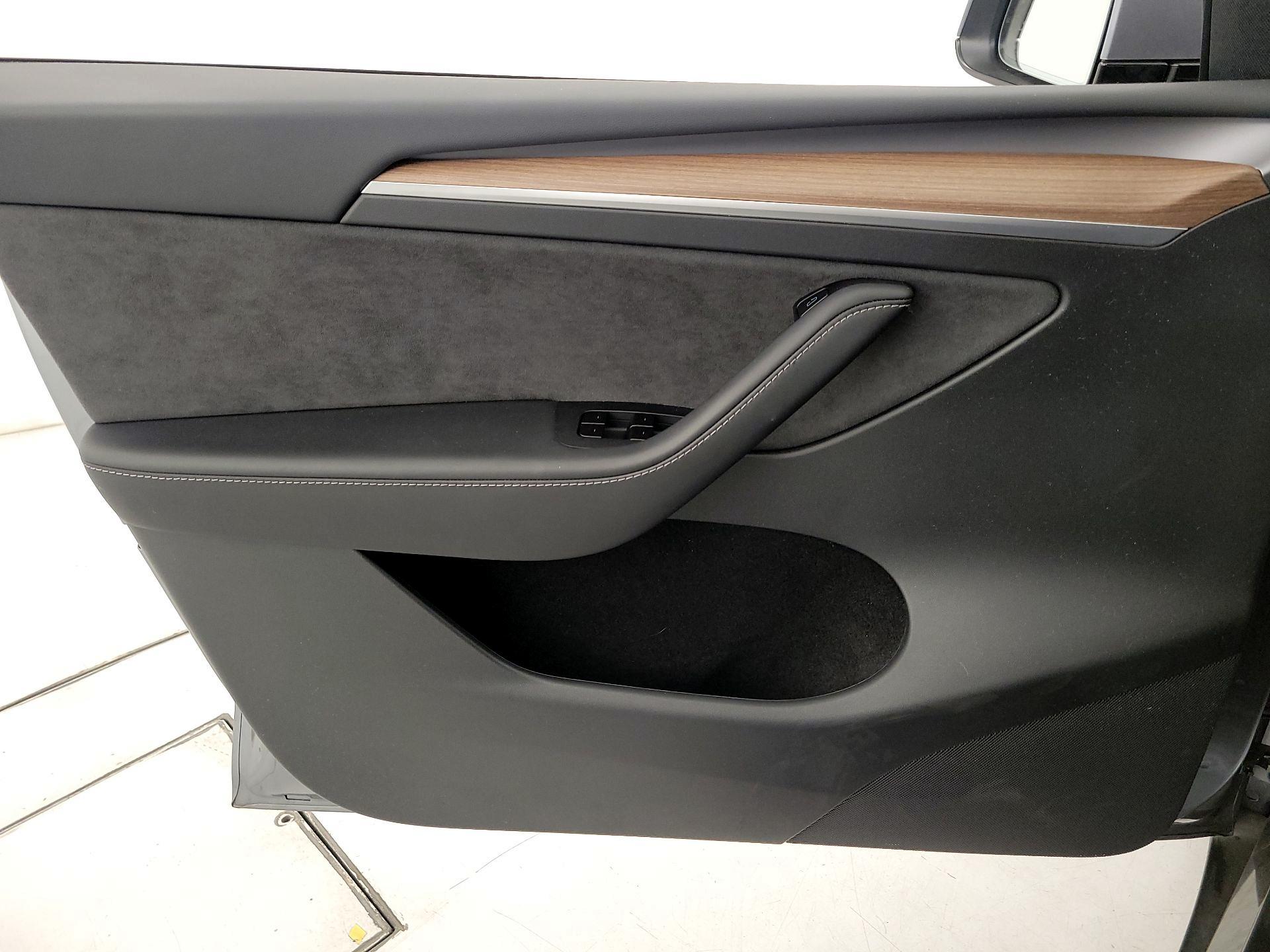 Thumbnail: 2025 Tesla Model Y - 12