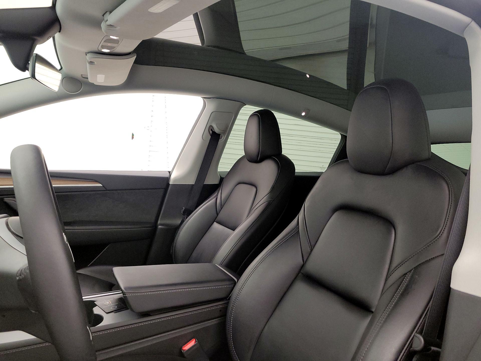 Thumbnail: 2025 Tesla Model Y - 18