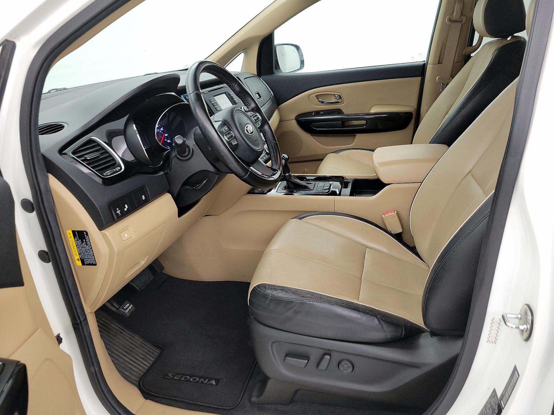 Thumbnail: 2016 Kia Sedona - 11