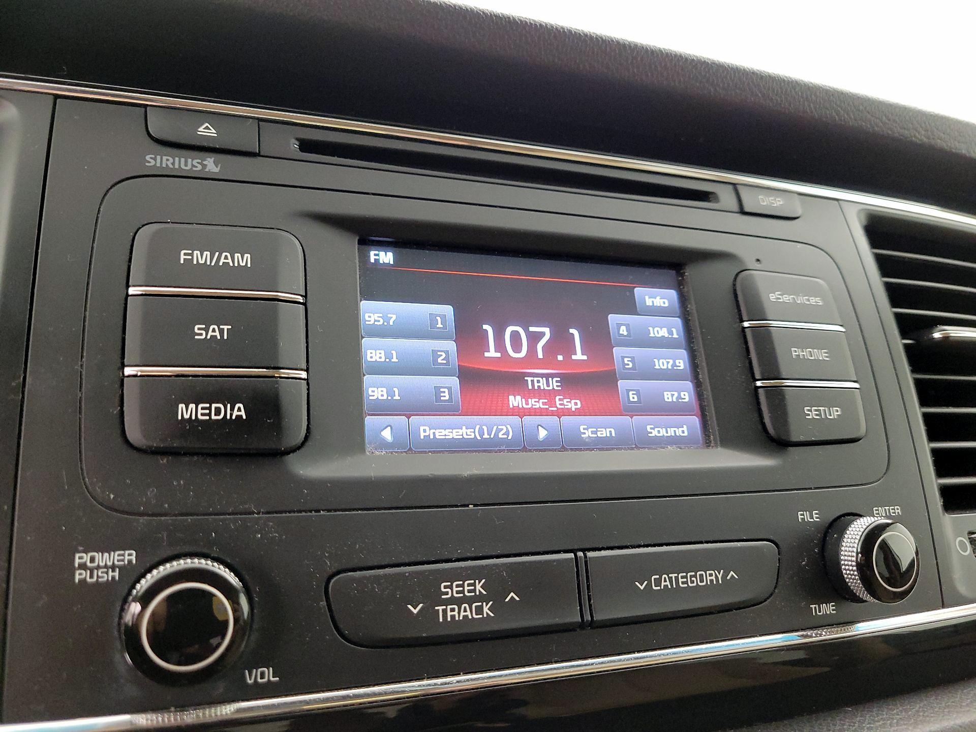 Thumbnail: 2016 Kia Sedona - 15