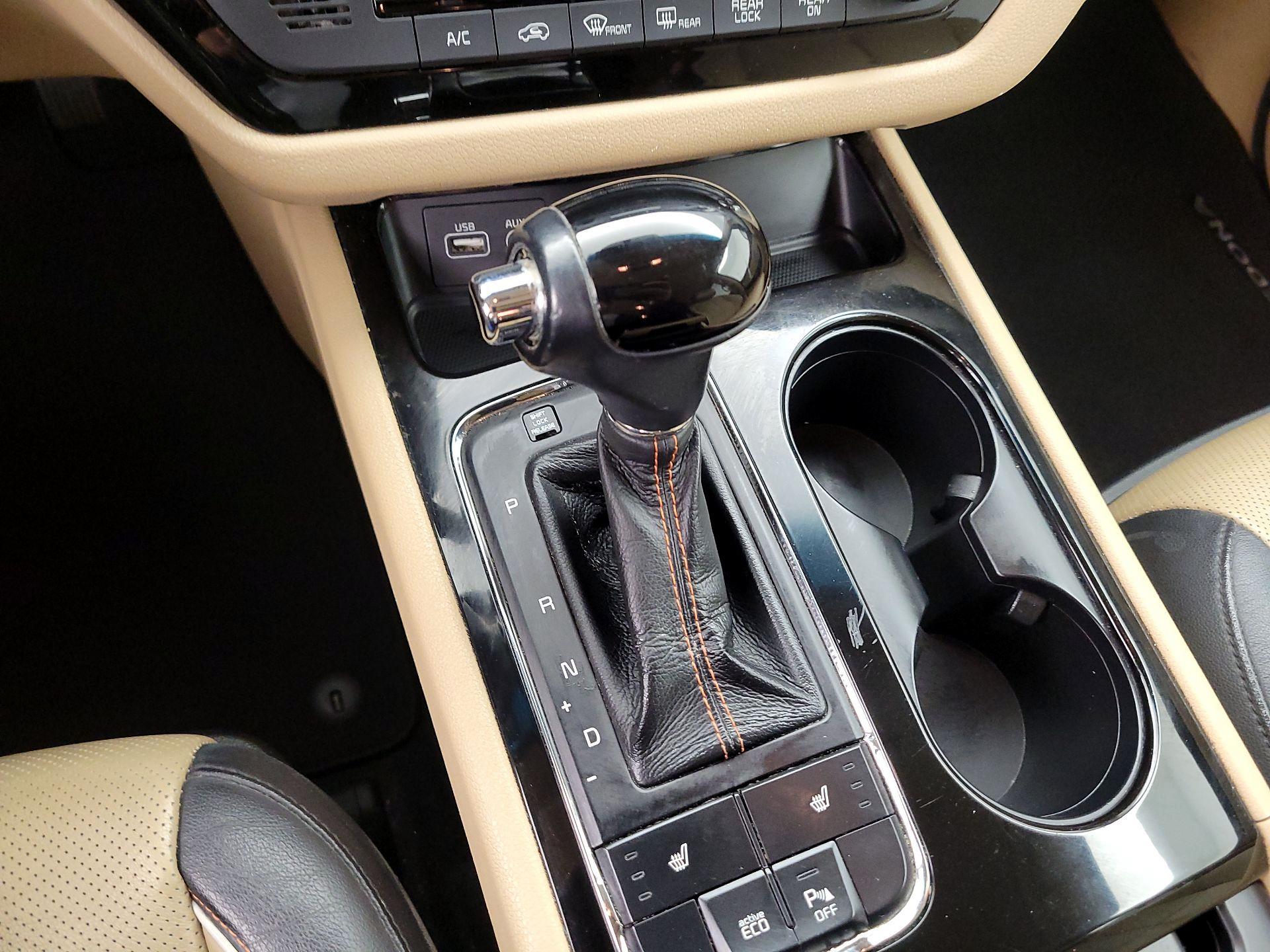 Thumbnail: 2016 Kia Sedona - 17