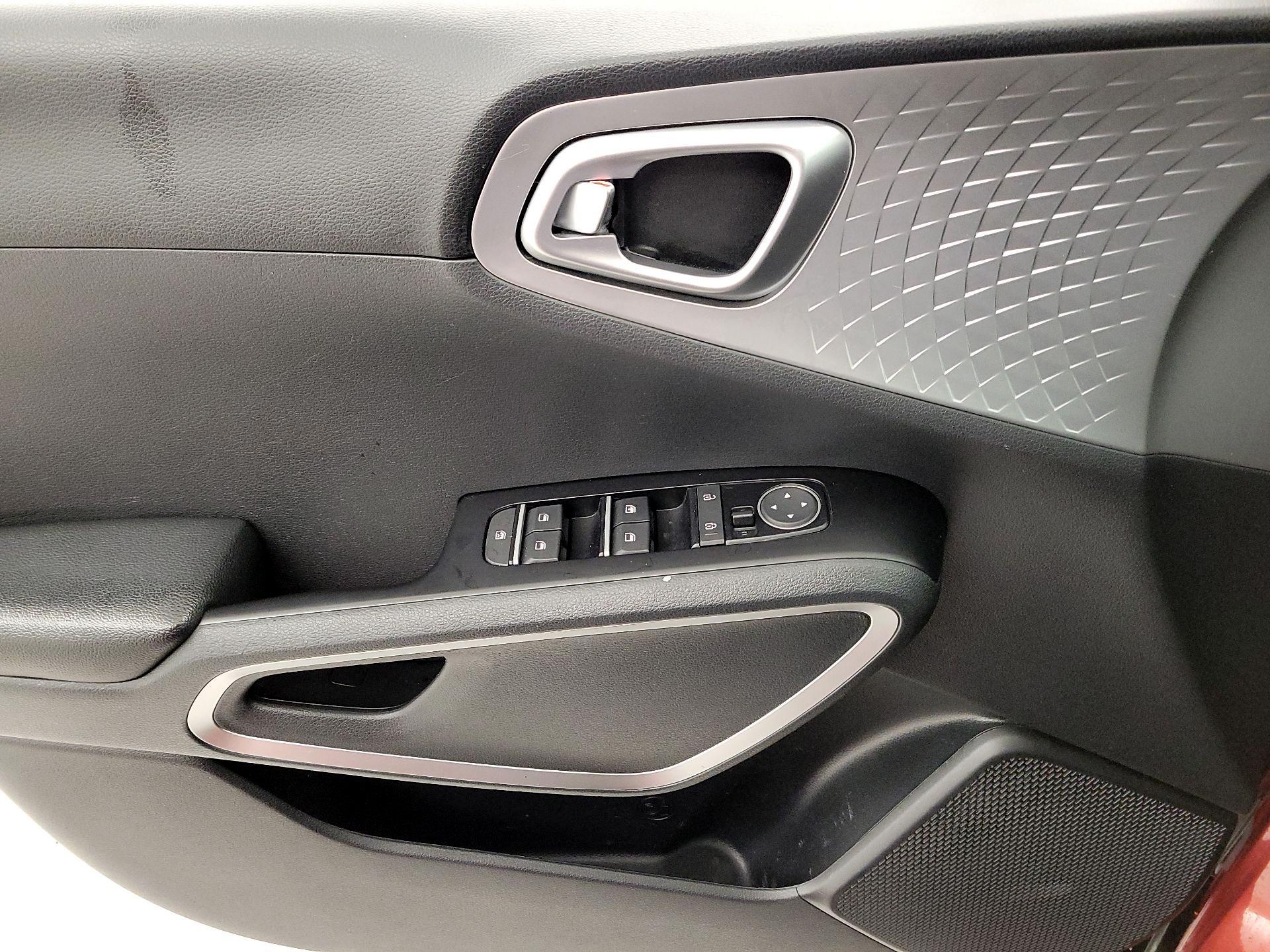 Thumbnail: 2020 Kia Soul - 12