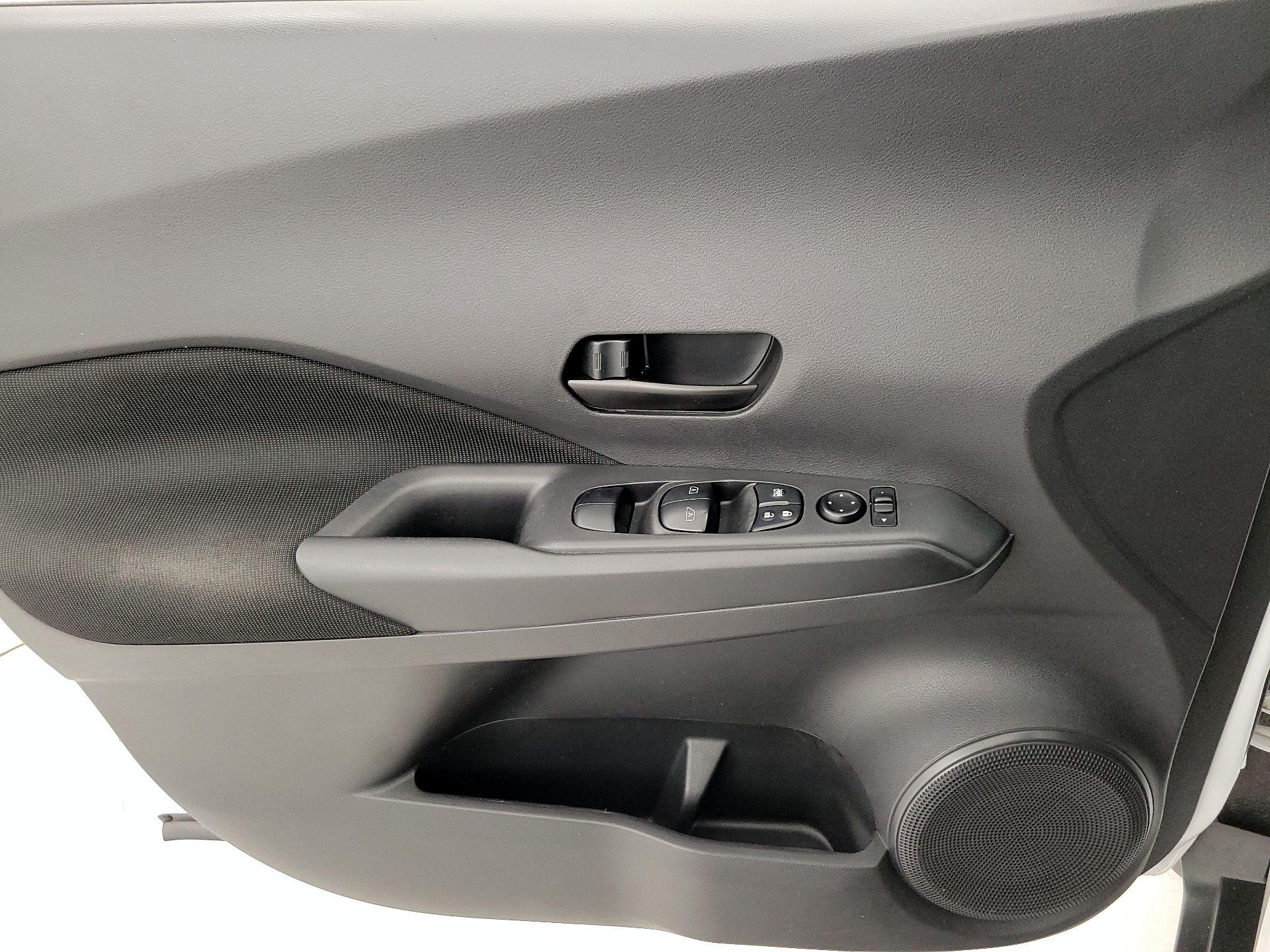 Thumbnail: 2022 Nissan Kicks - 12