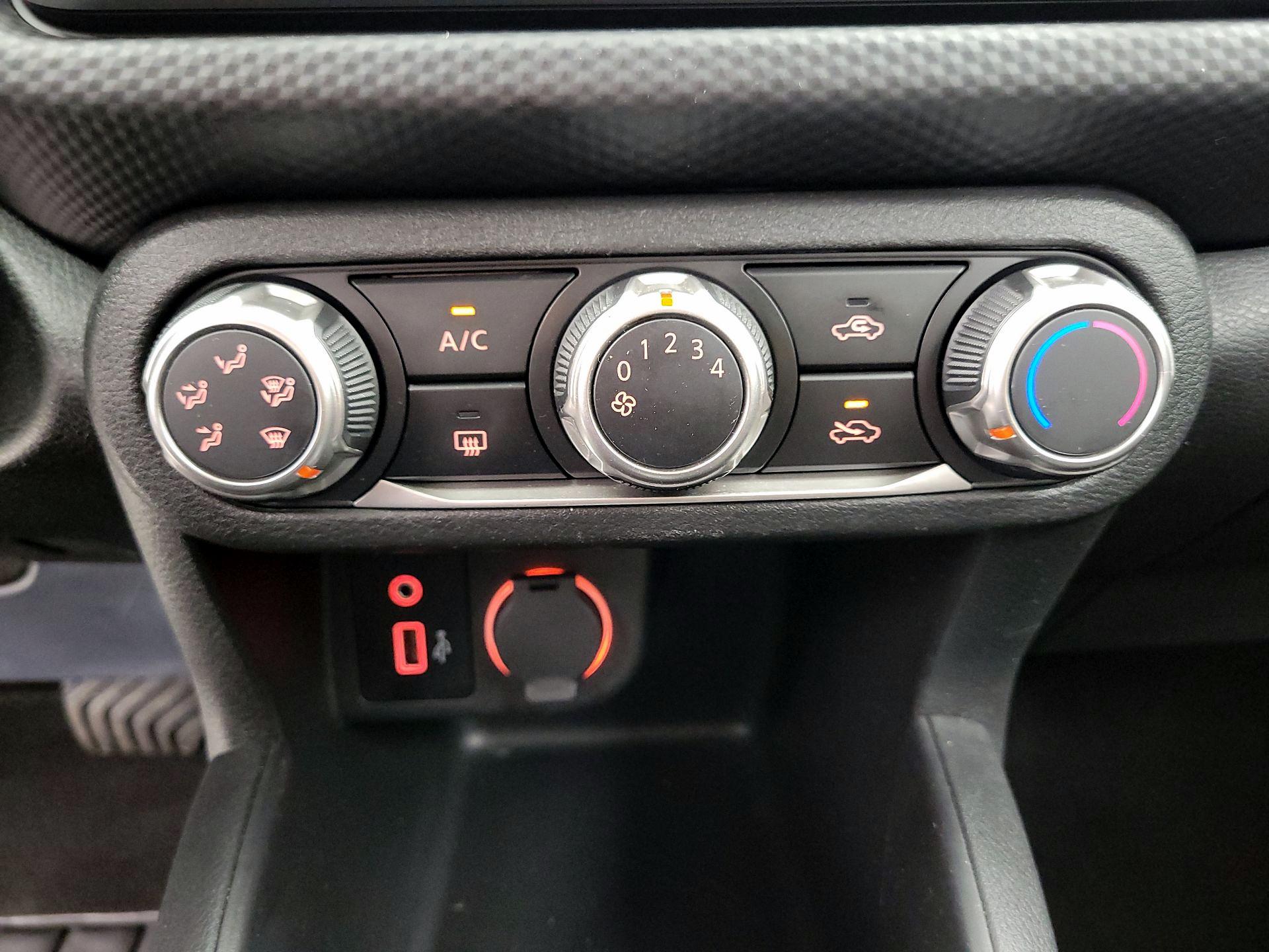 Thumbnail: 2022 Nissan Kicks - 16