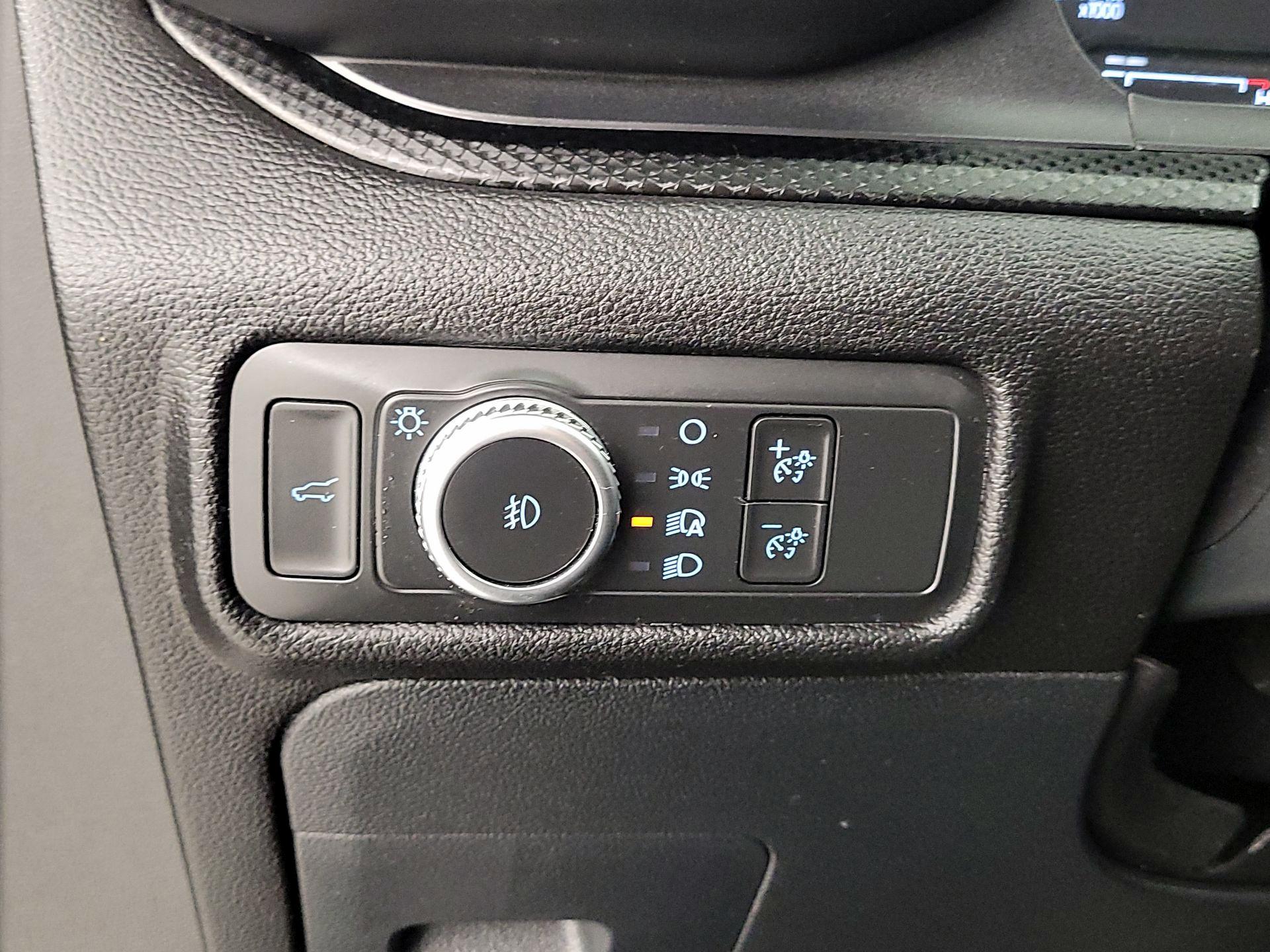 Thumbnail: 2022 Ford Explorer - 13