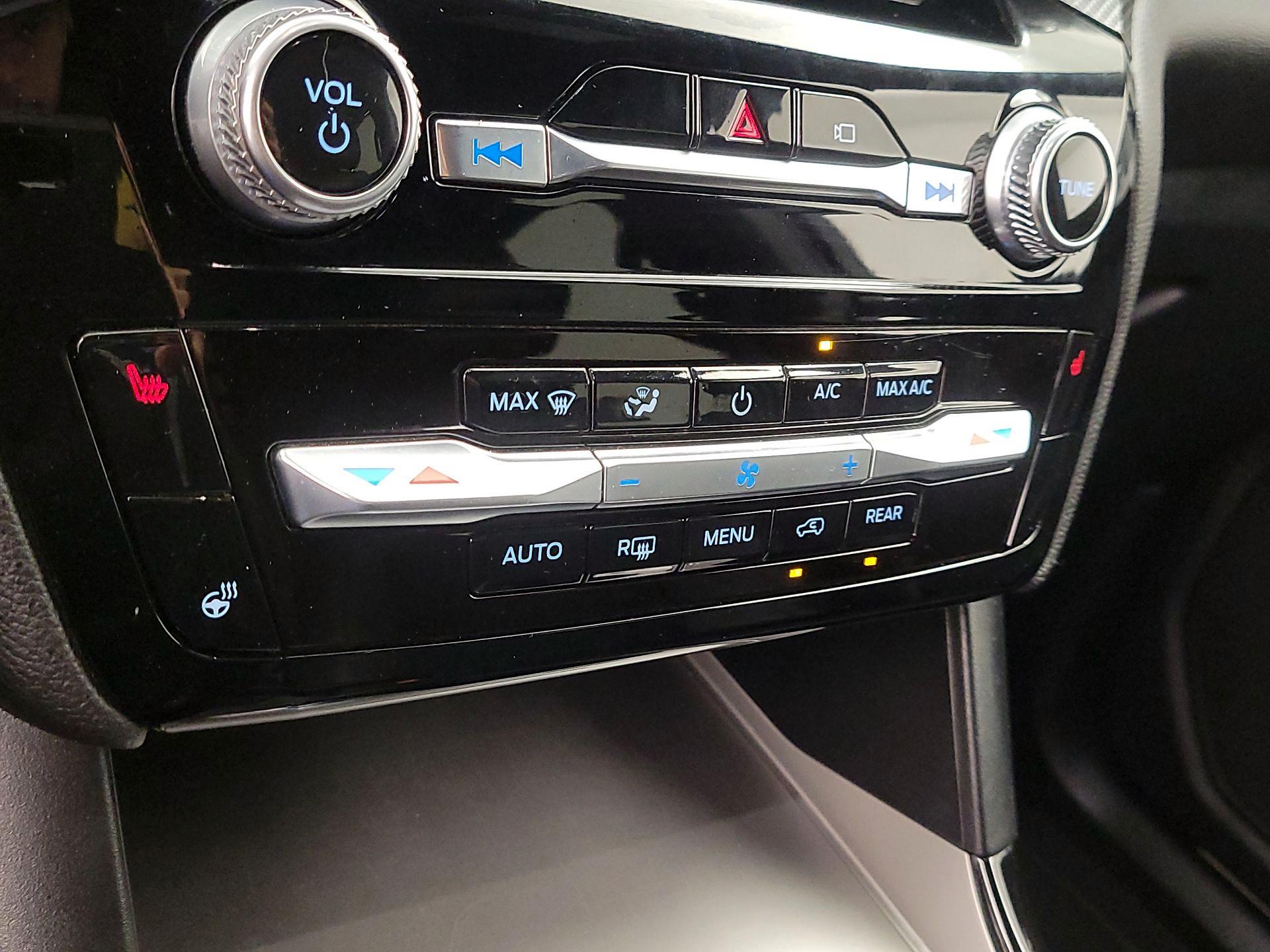 Thumbnail: 2022 Ford Explorer - 17