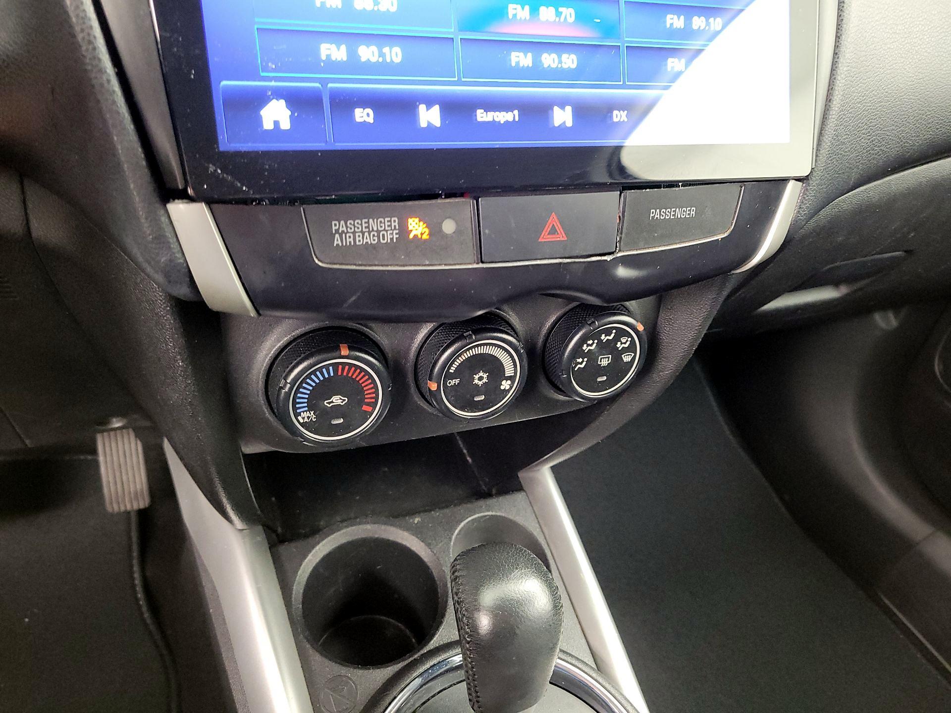 Thumbnail: 2014 Mitsubishi Outlander Sport - 16