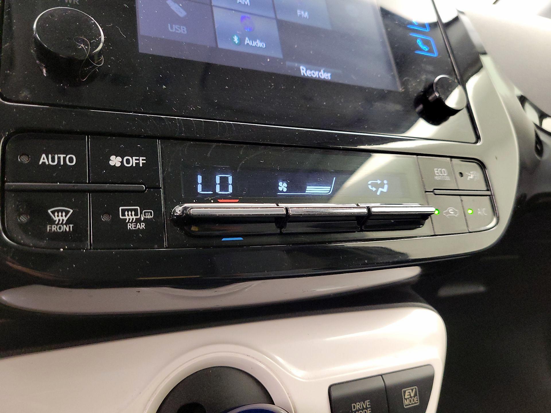 Thumbnail: 2017 Toyota Prius - 16