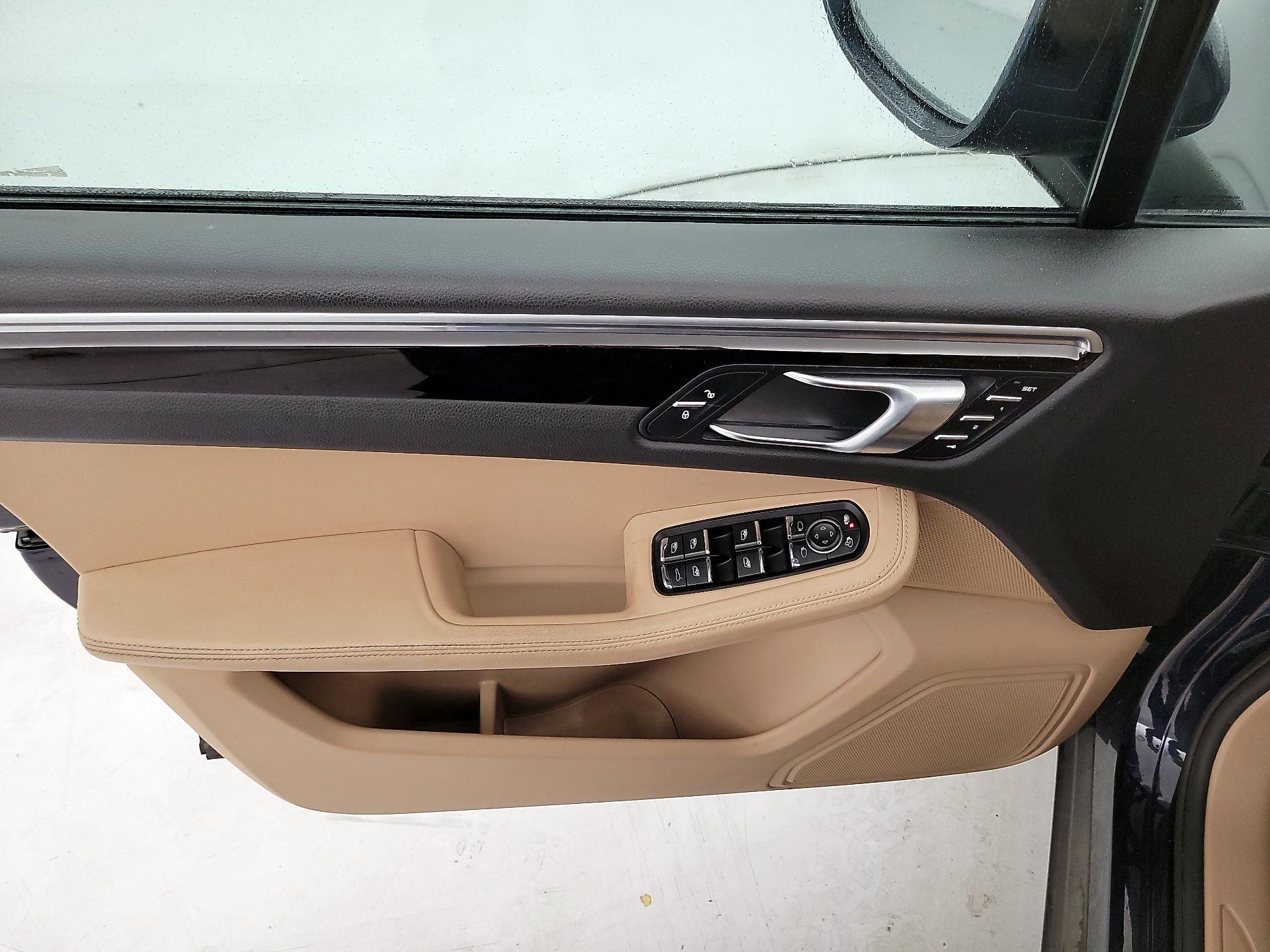 Thumbnail: 2019 Porsche Macan - 12