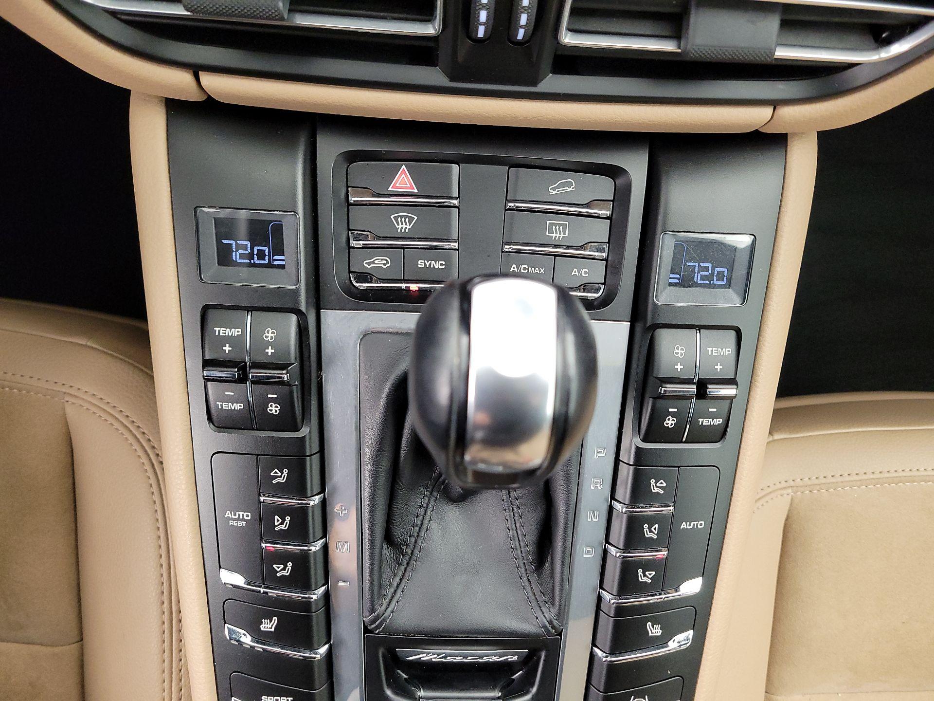 Thumbnail: 2019 Porsche Macan - 17