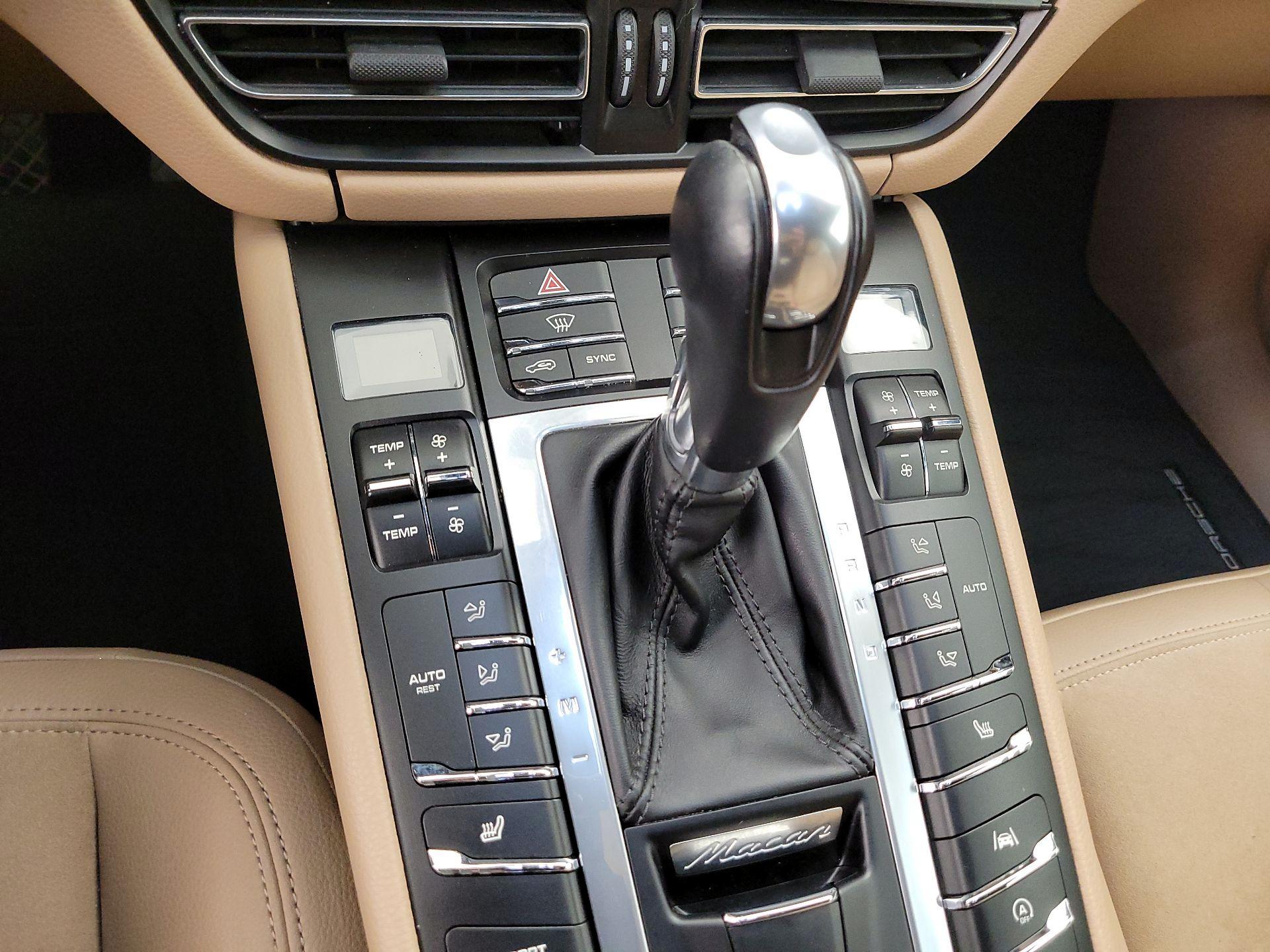 Thumbnail: 2019 Porsche Macan - 18