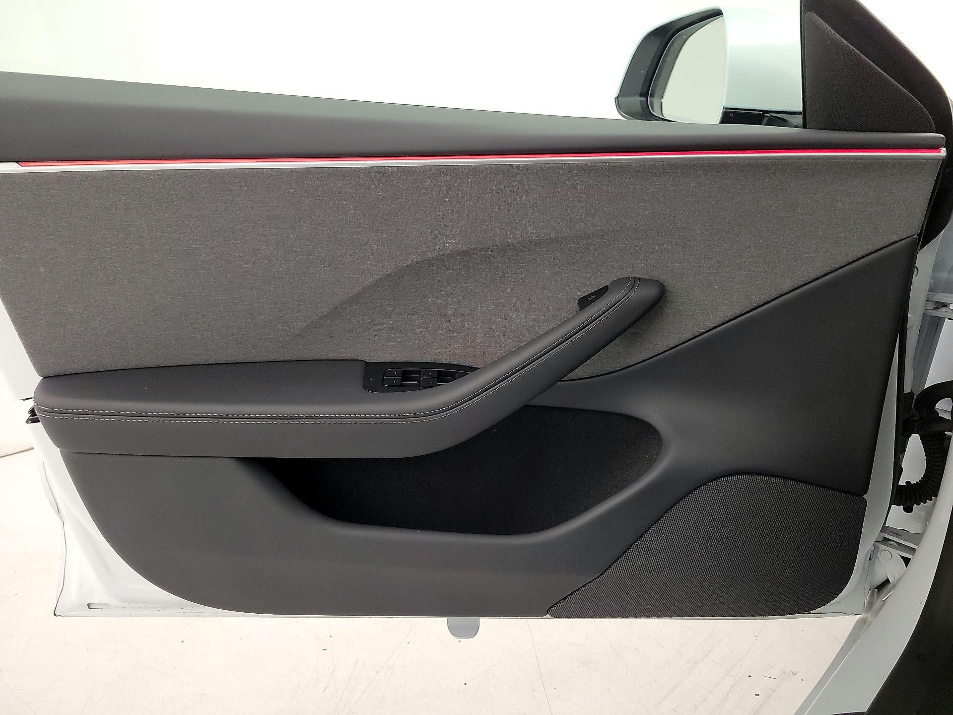 Thumbnail: 2025 Tesla Model 3 - 12