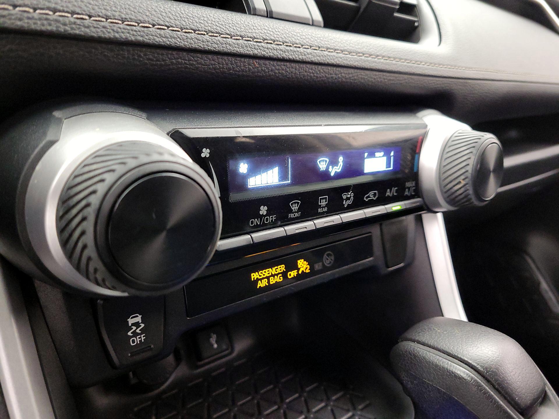 Thumbnail: 2021 Toyota RAV4 - 16