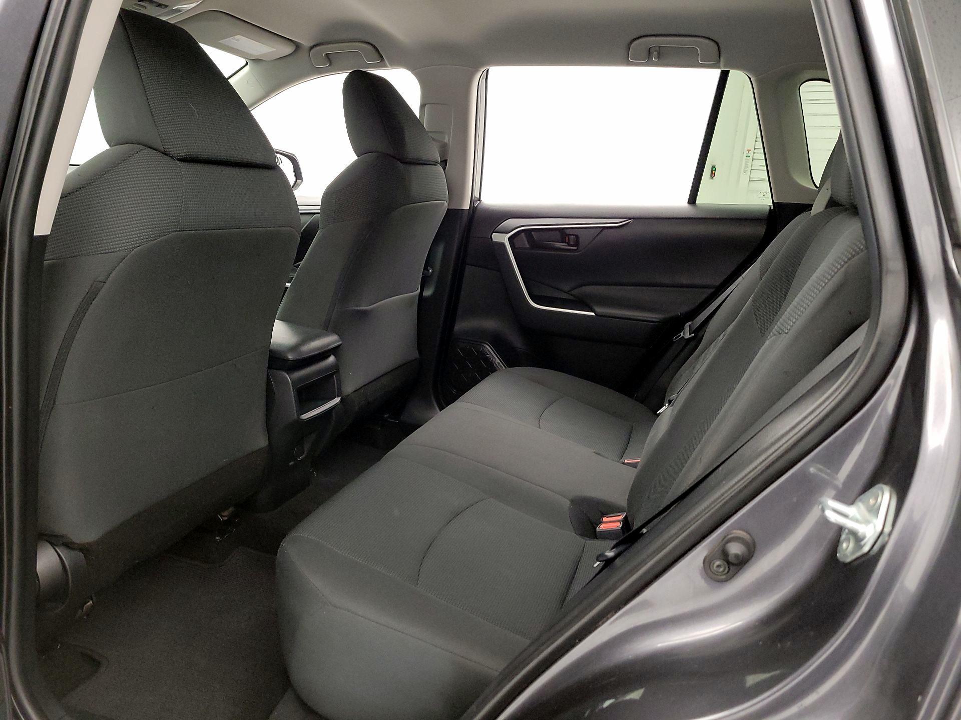 Thumbnail: 2021 Toyota RAV4 - 19