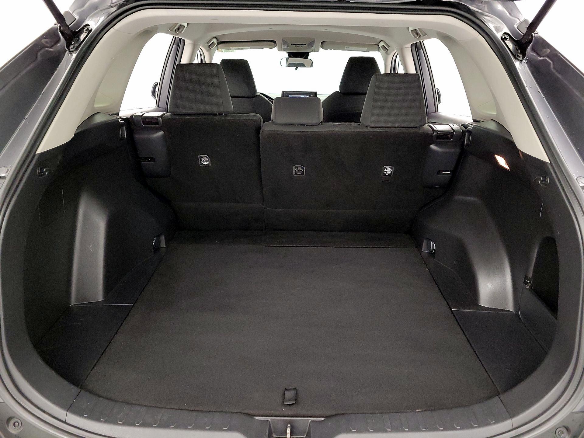 Thumbnail: 2021 Toyota RAV4 - 20