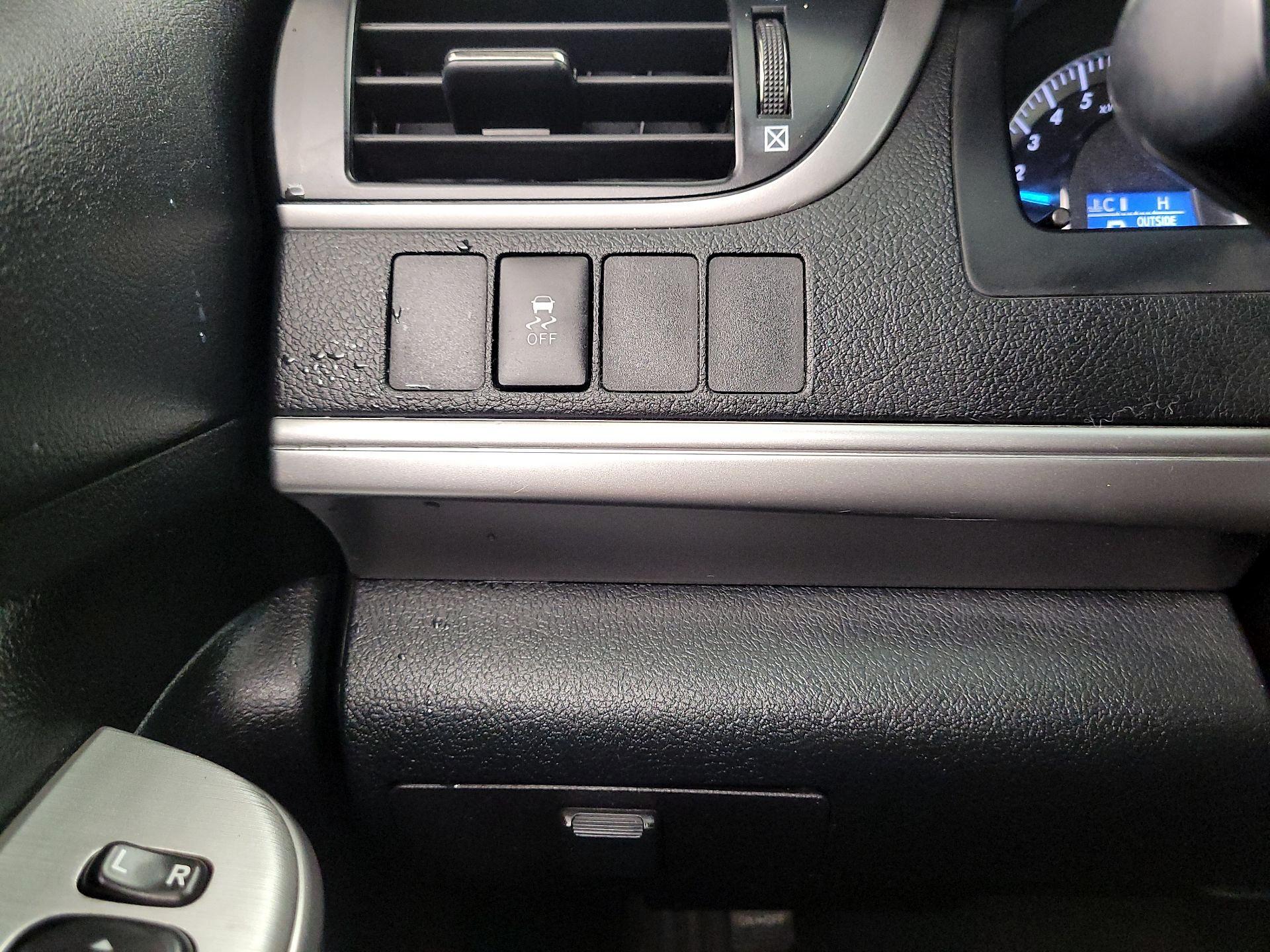 Thumbnail: 2014 Toyota Camry - 13