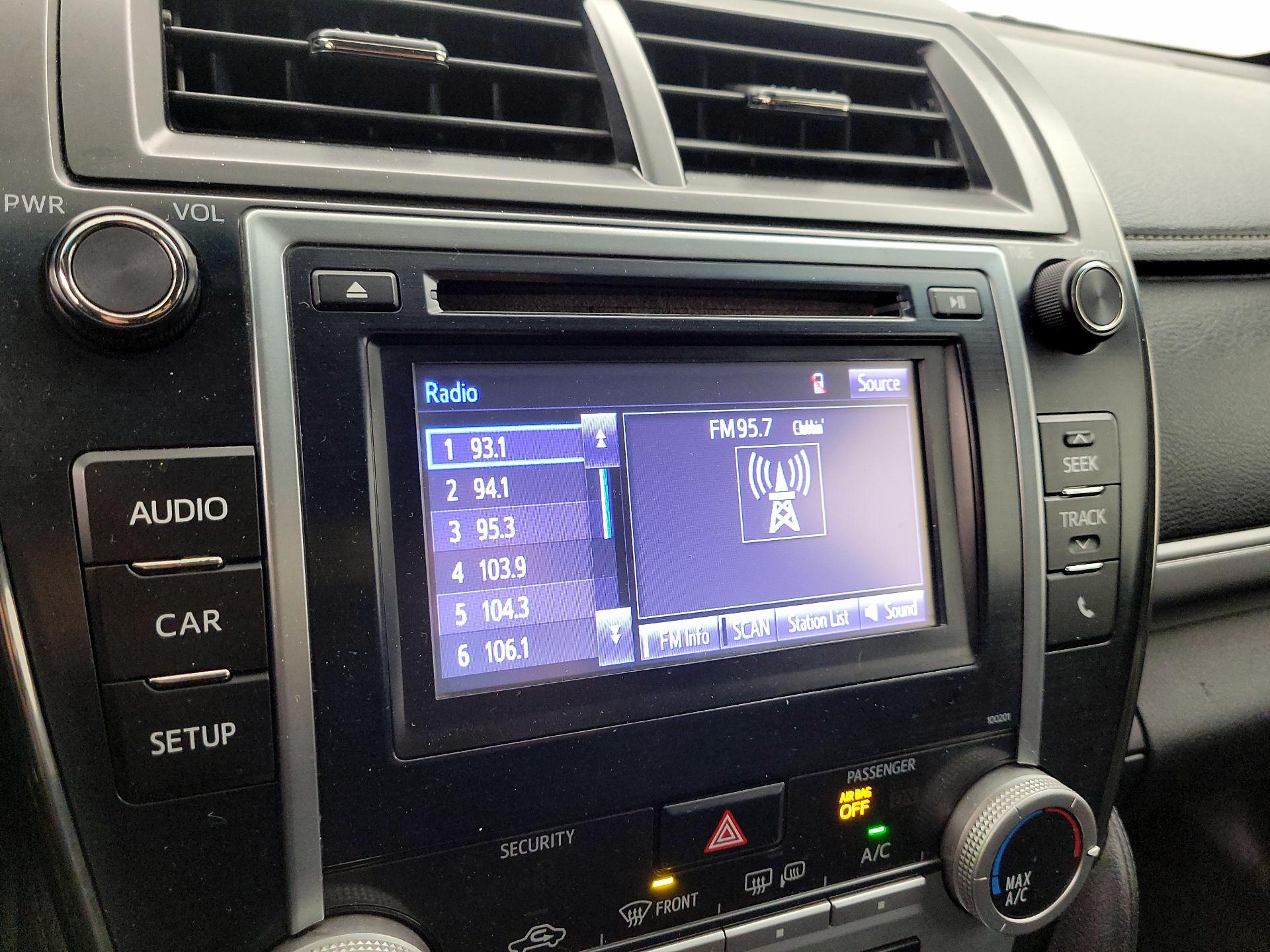 Thumbnail: 2014 Toyota Camry - 15