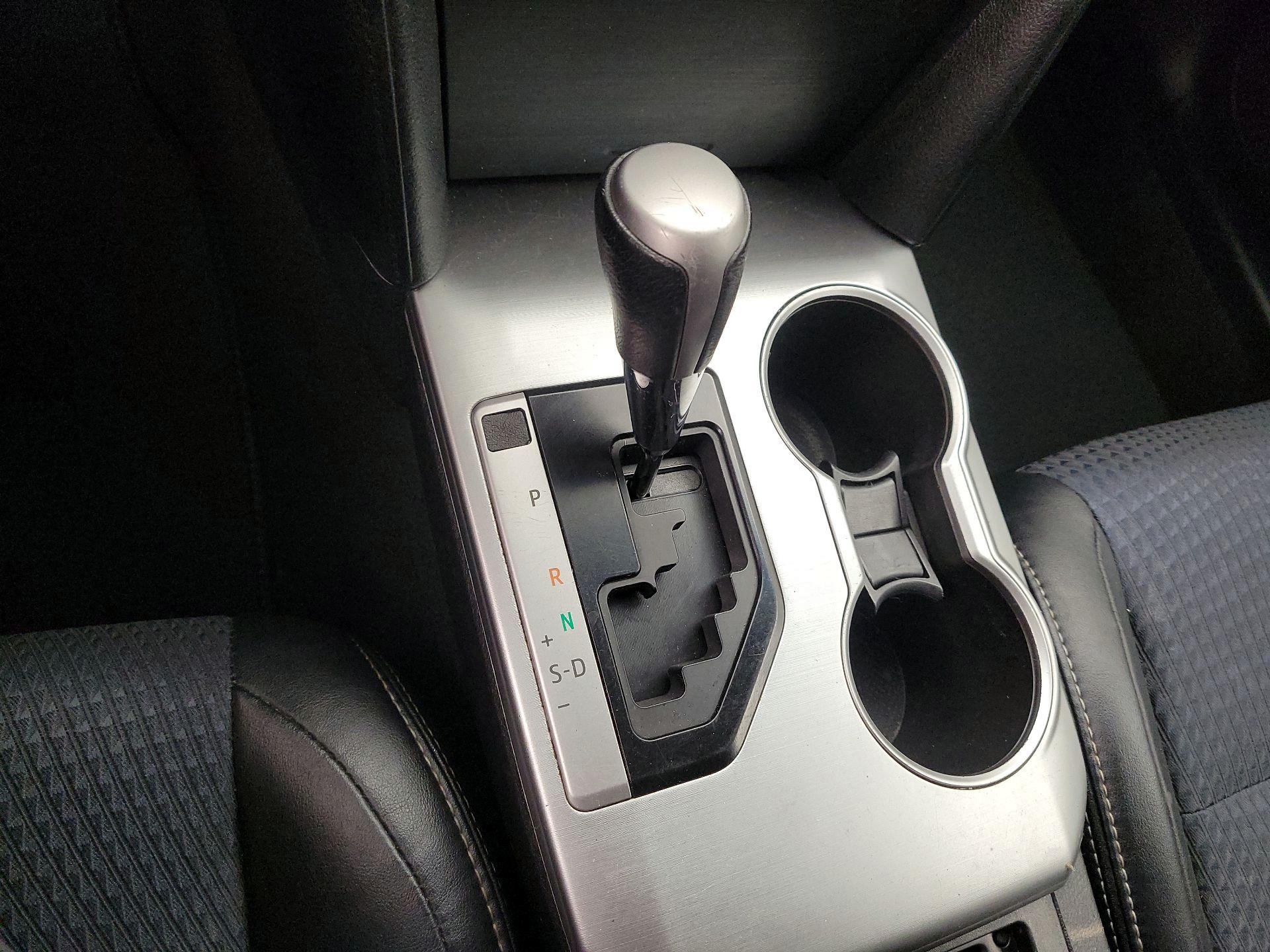 Thumbnail: 2014 Toyota Camry - 17