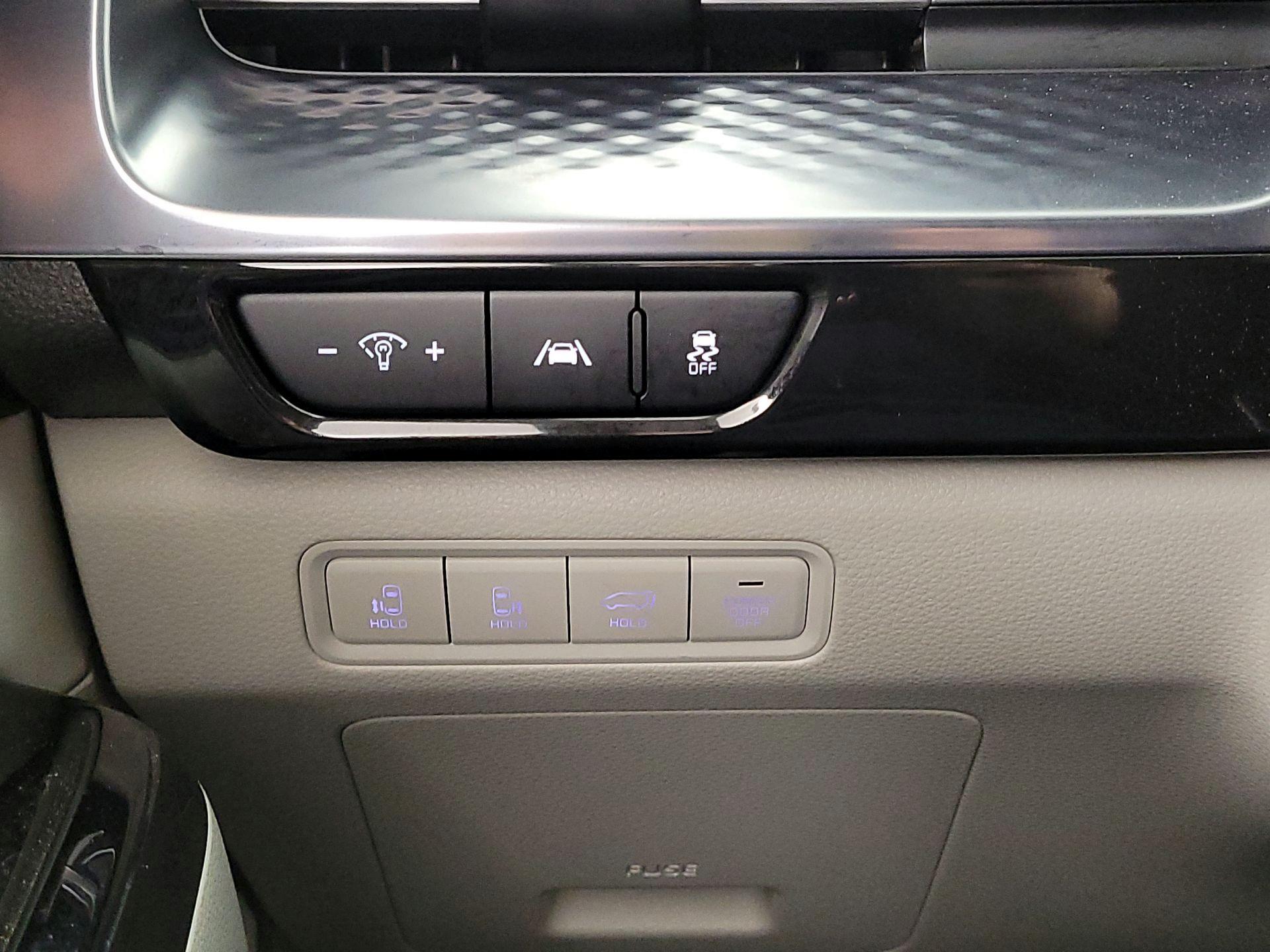 Thumbnail: 2024 Kia Carnival - 13