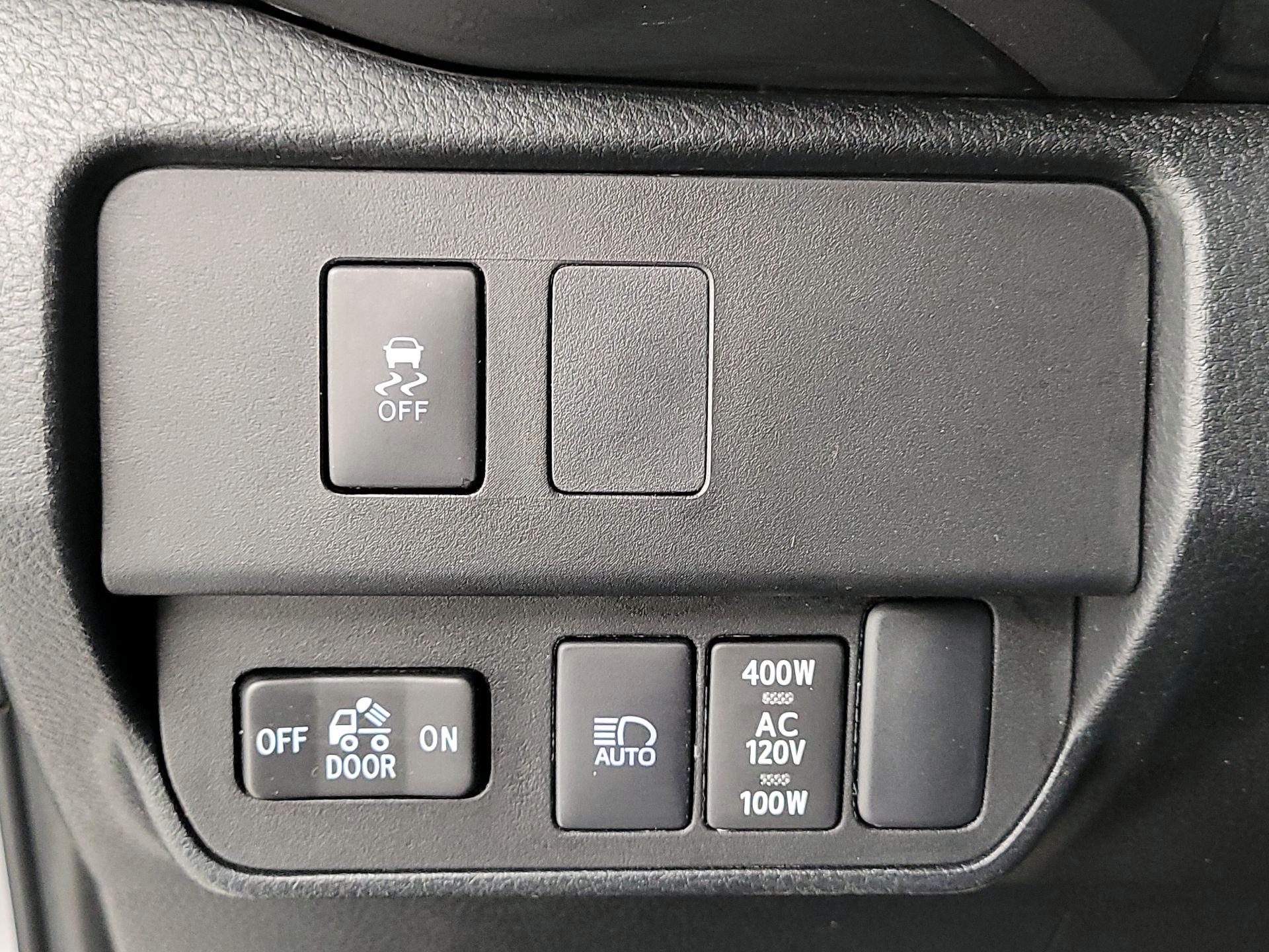 Thumbnail: 2023 Toyota Tacoma - 13