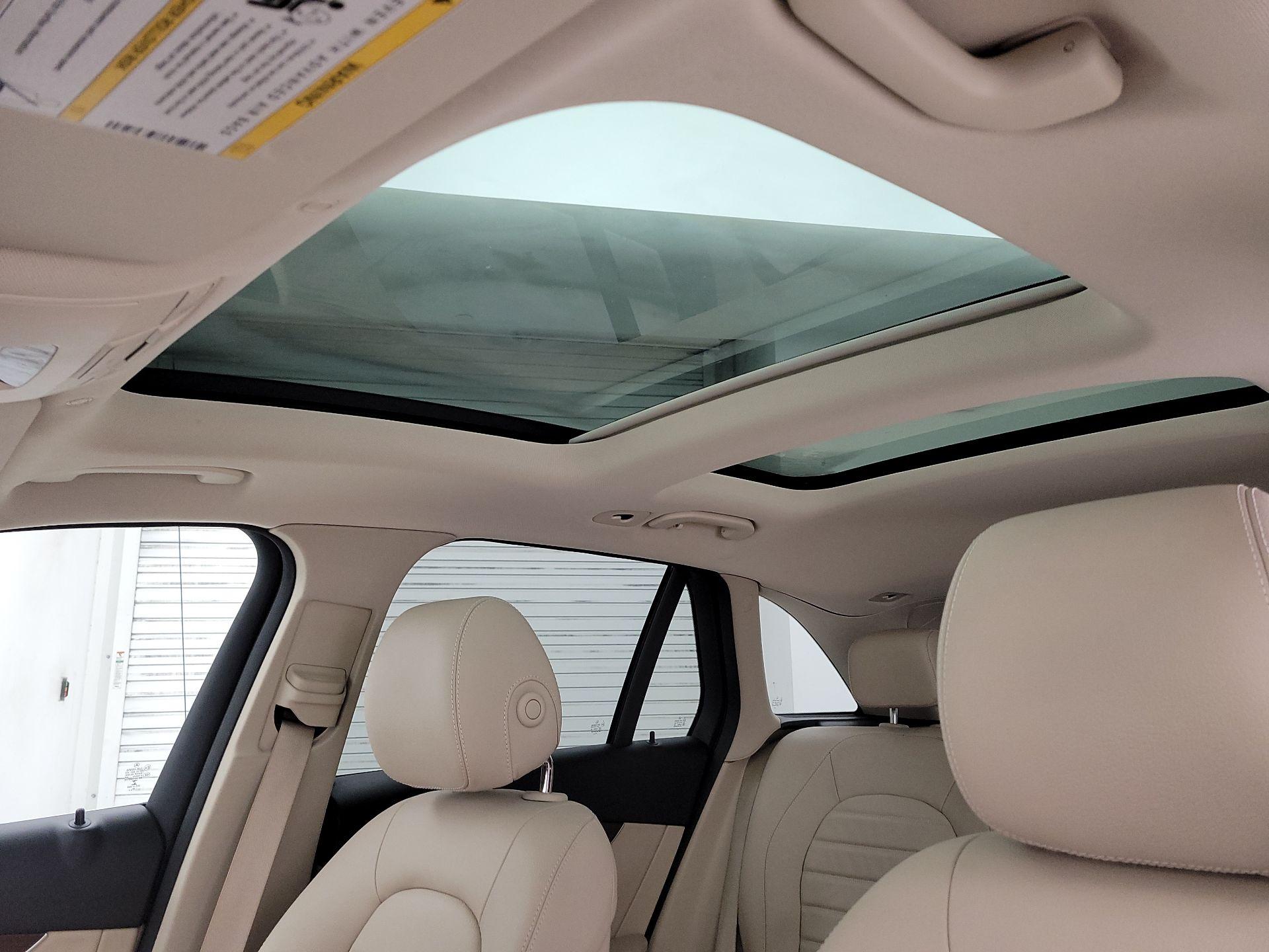 Thumbnail: 2021 Mercedes-Benz GLC - 20