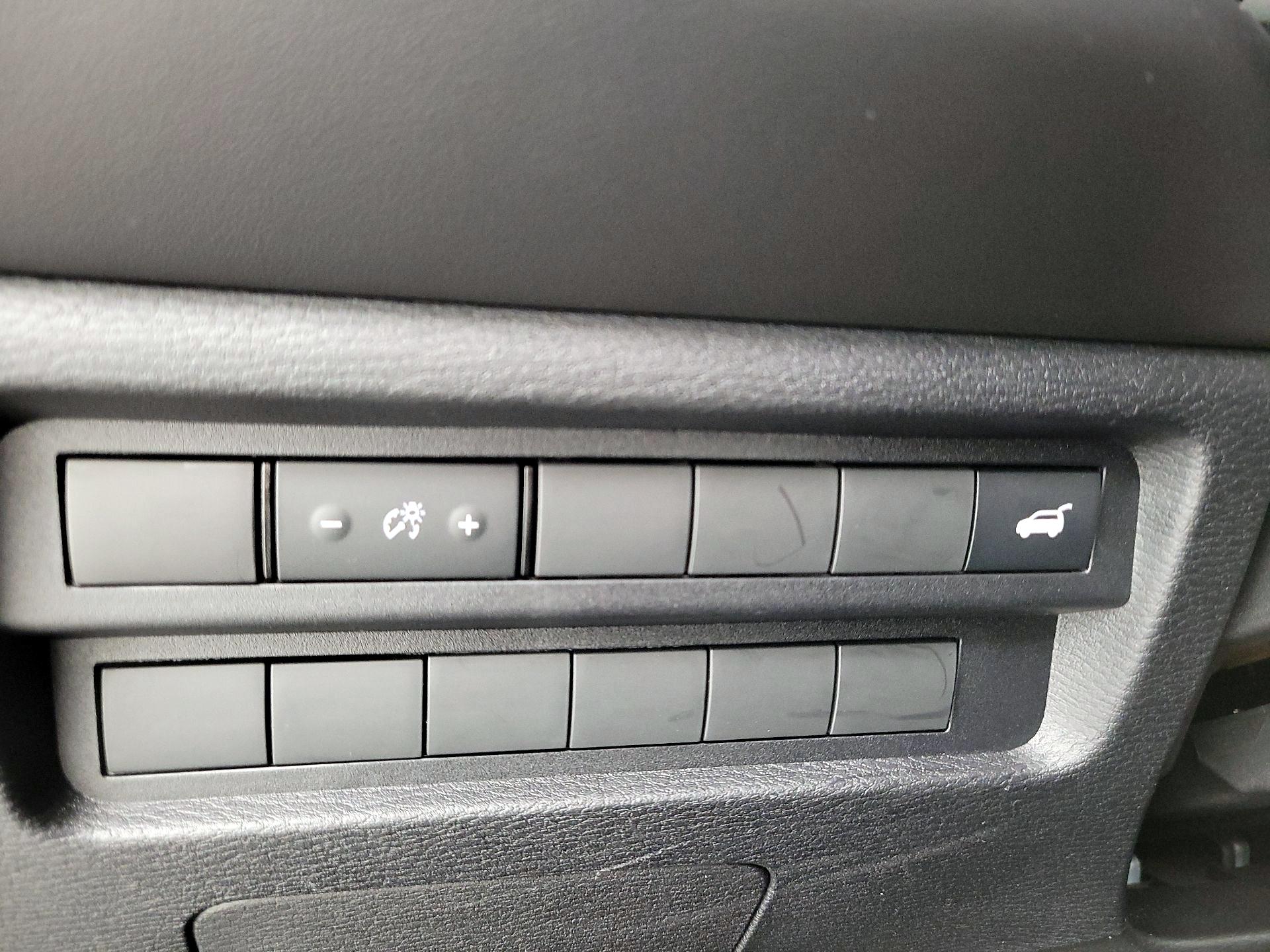 Thumbnail: 2023 Mitsubishi Outlander - 13