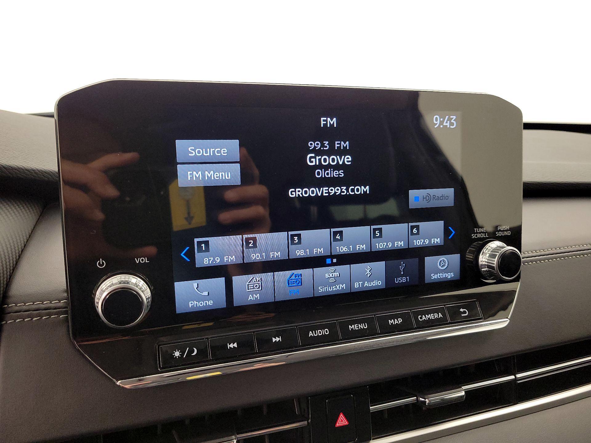 Thumbnail: 2023 Mitsubishi Outlander - 16