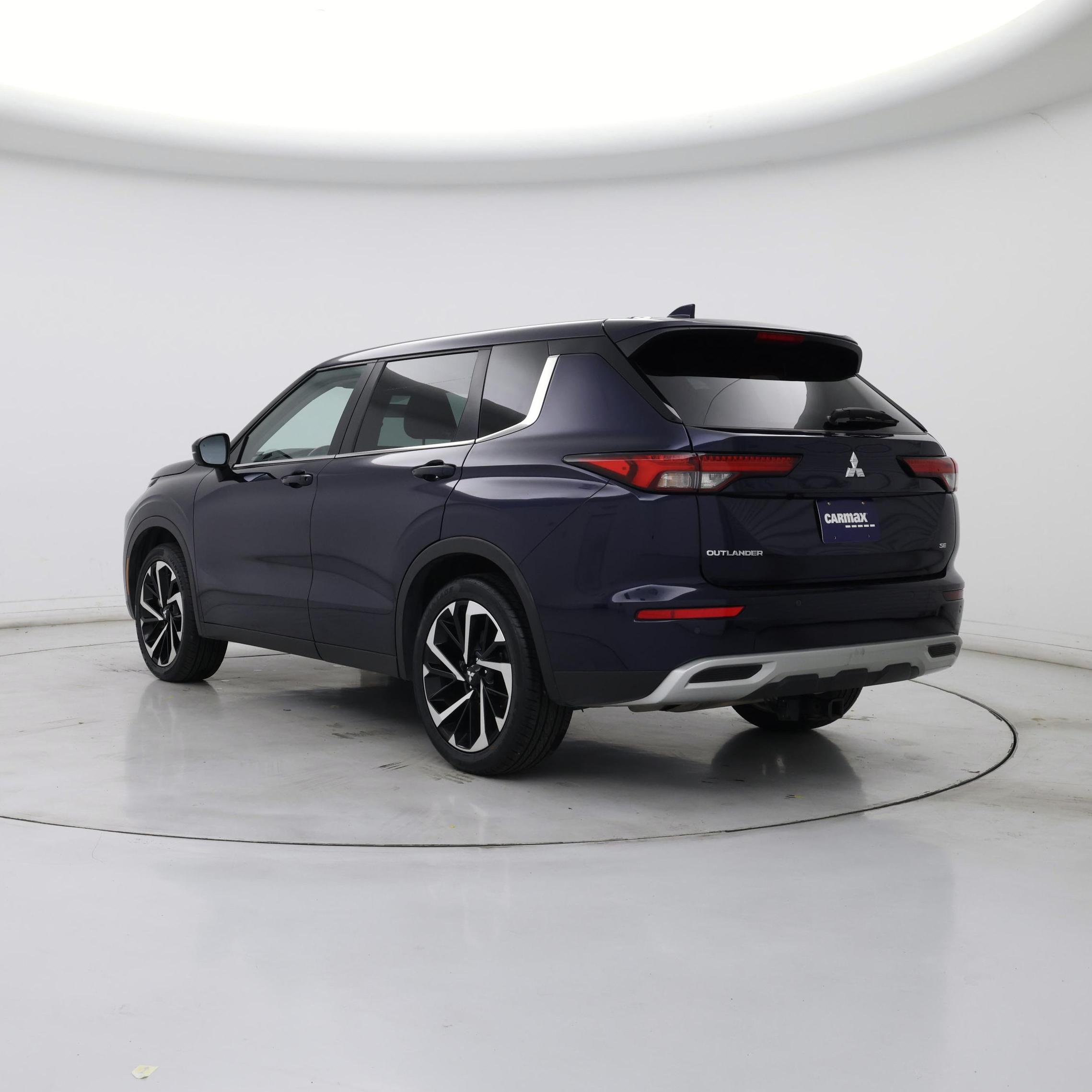 Thumbnail: 2023 Mitsubishi Outlander - 2