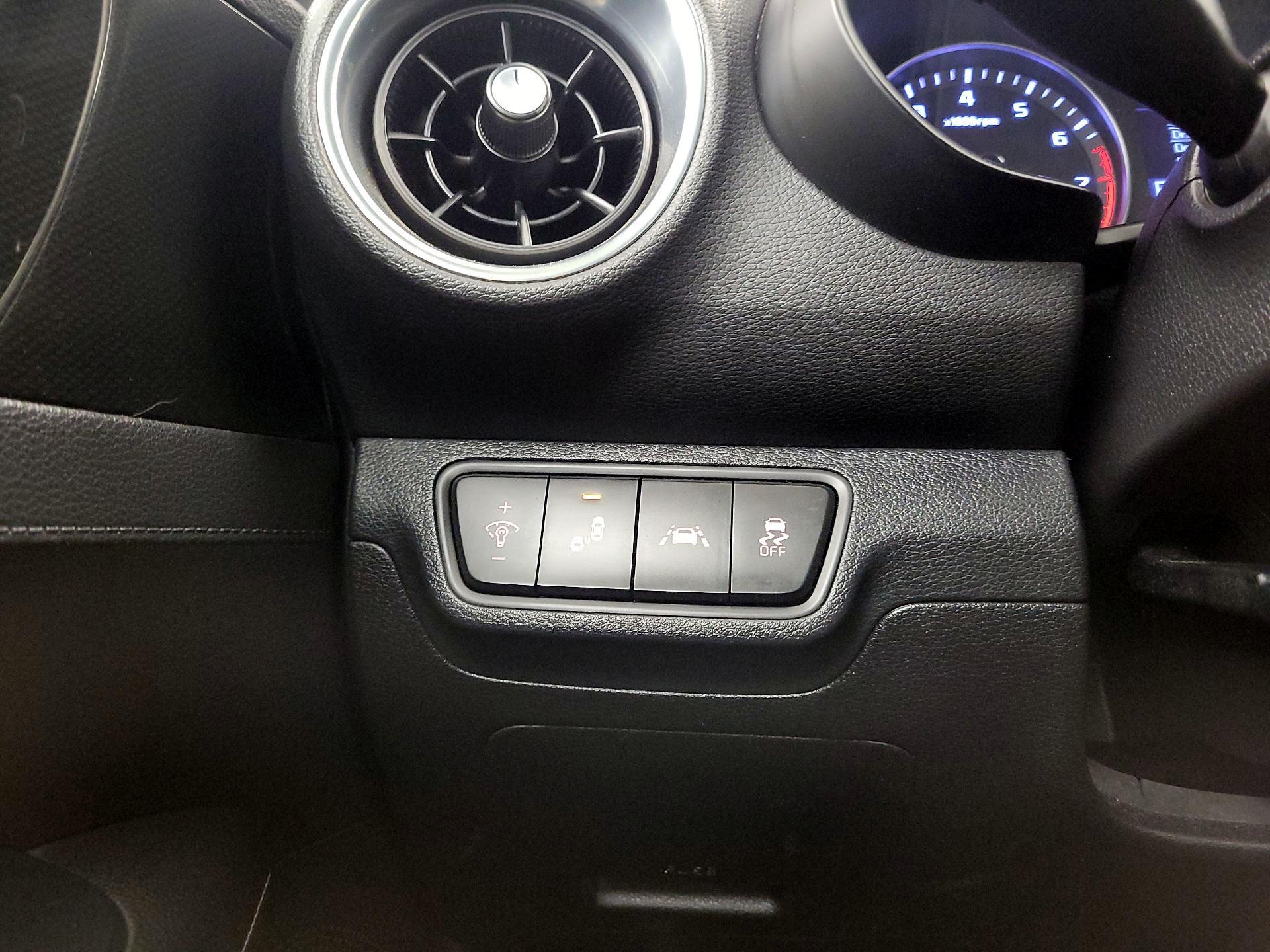 Thumbnail: 2020 Kia Forte - 13