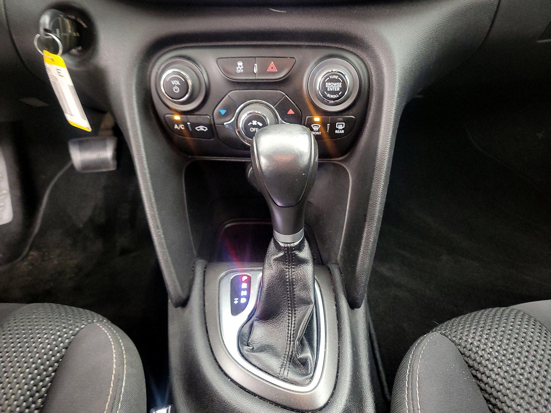 Thumbnail: 2015 Dodge Dart - 18