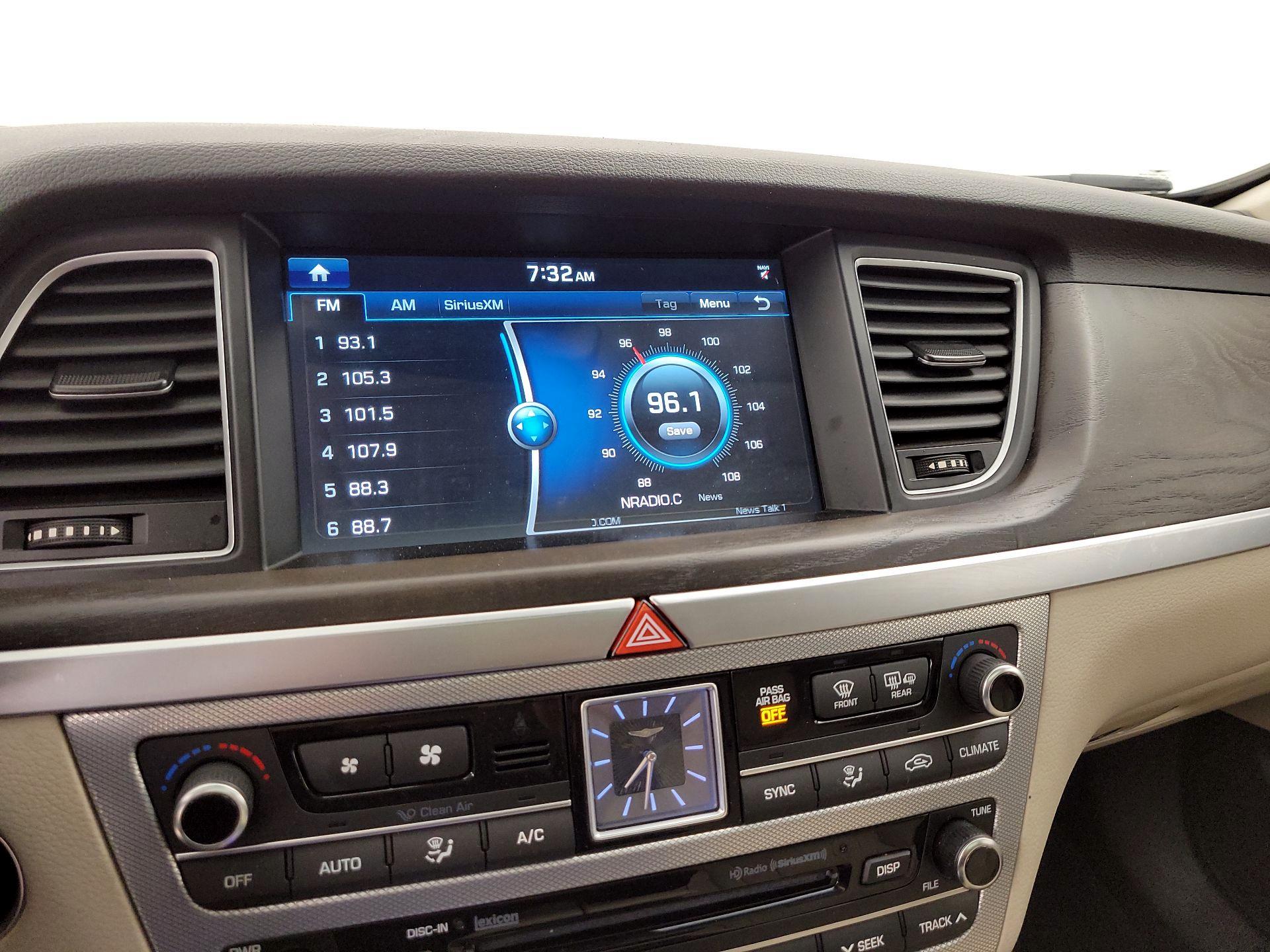 Thumbnail: 2018 Genesis G80 - 16