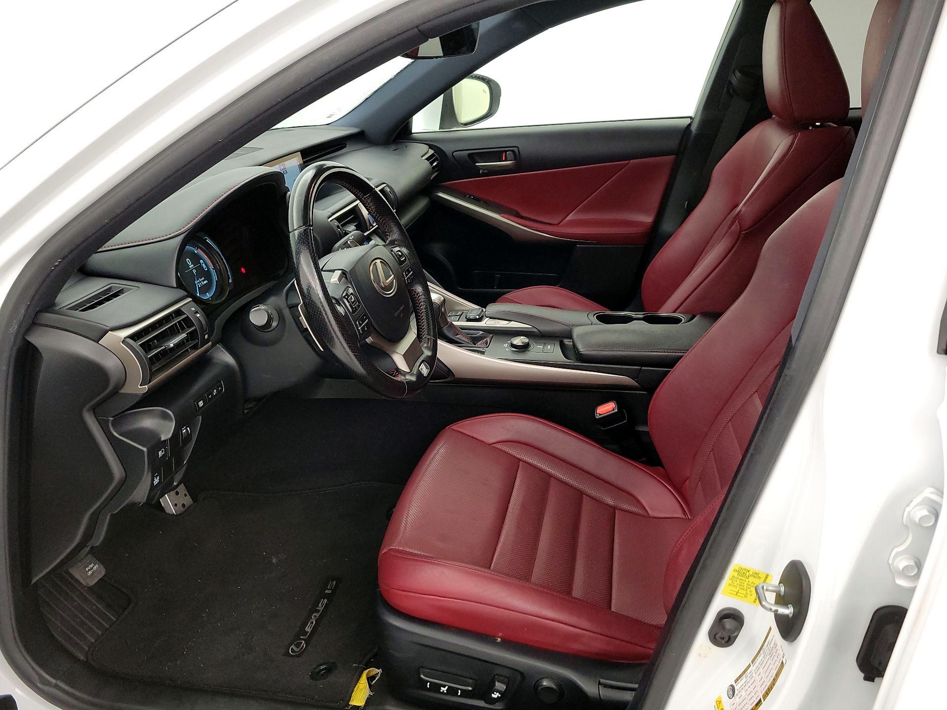 Thumbnail: 2017 Lexus IS - 11