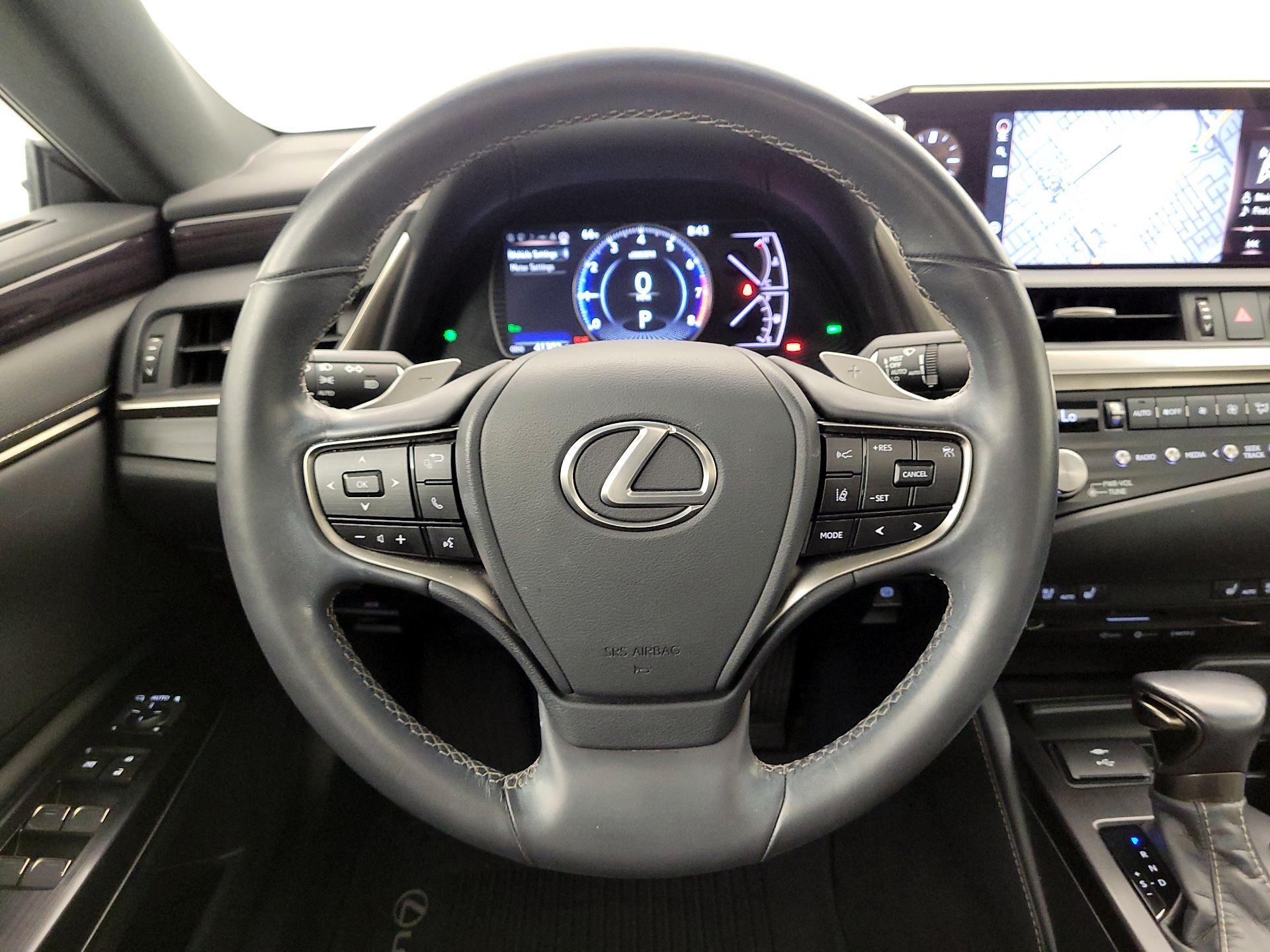 Thumbnail: 2021 Lexus ES - 10