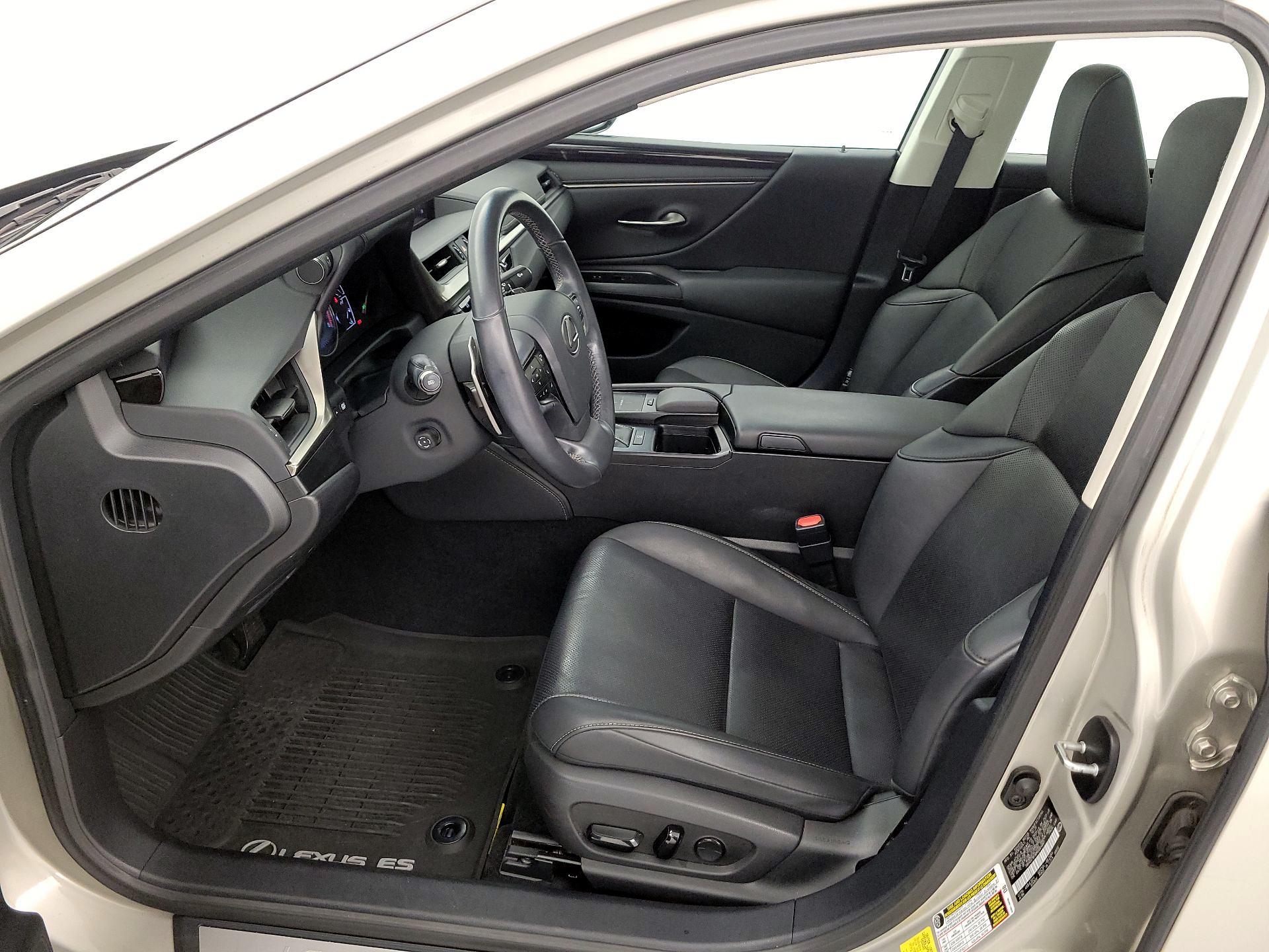 Thumbnail: 2021 Lexus ES - 11