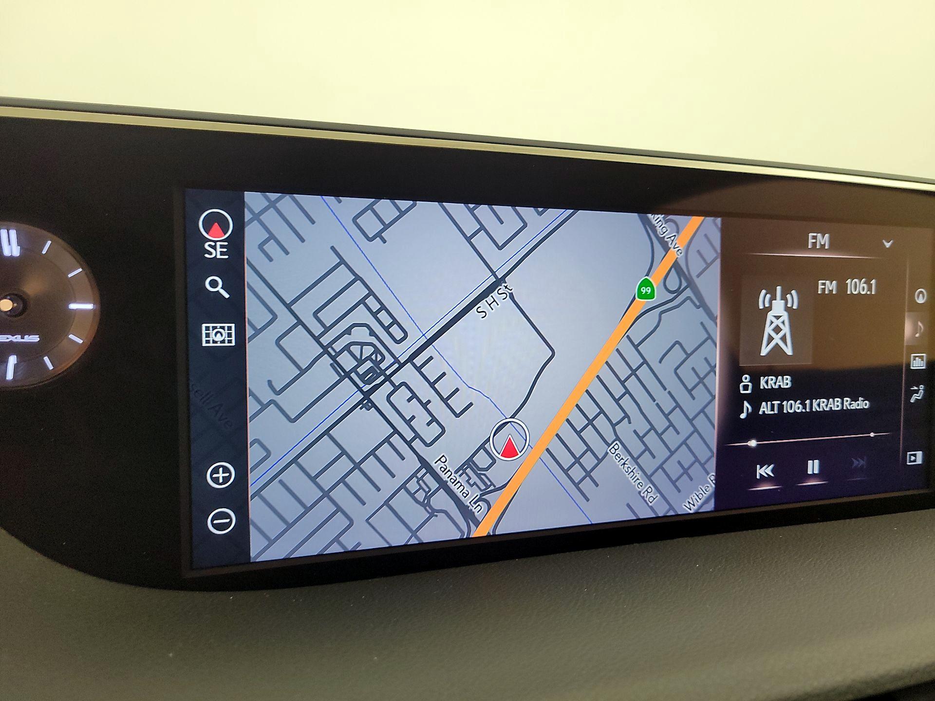 Thumbnail: 2021 Lexus ES - 14