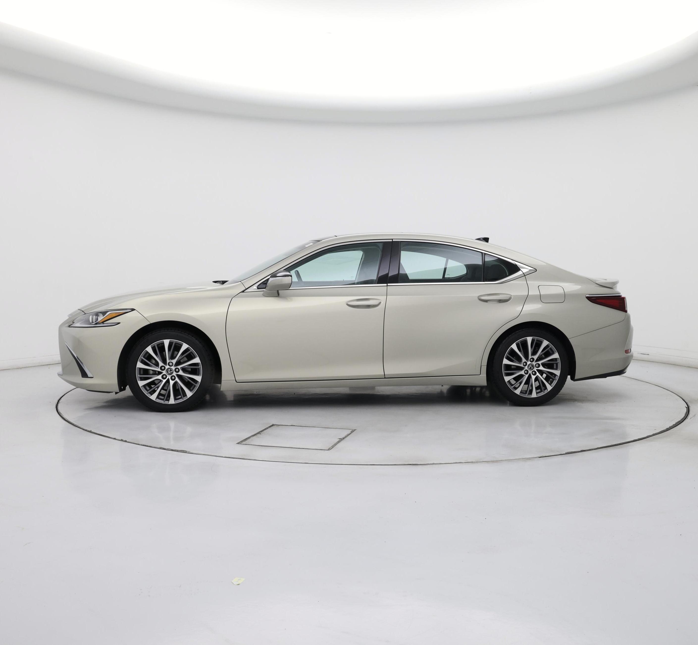 Thumbnail: 2021 Lexus ES - 3
