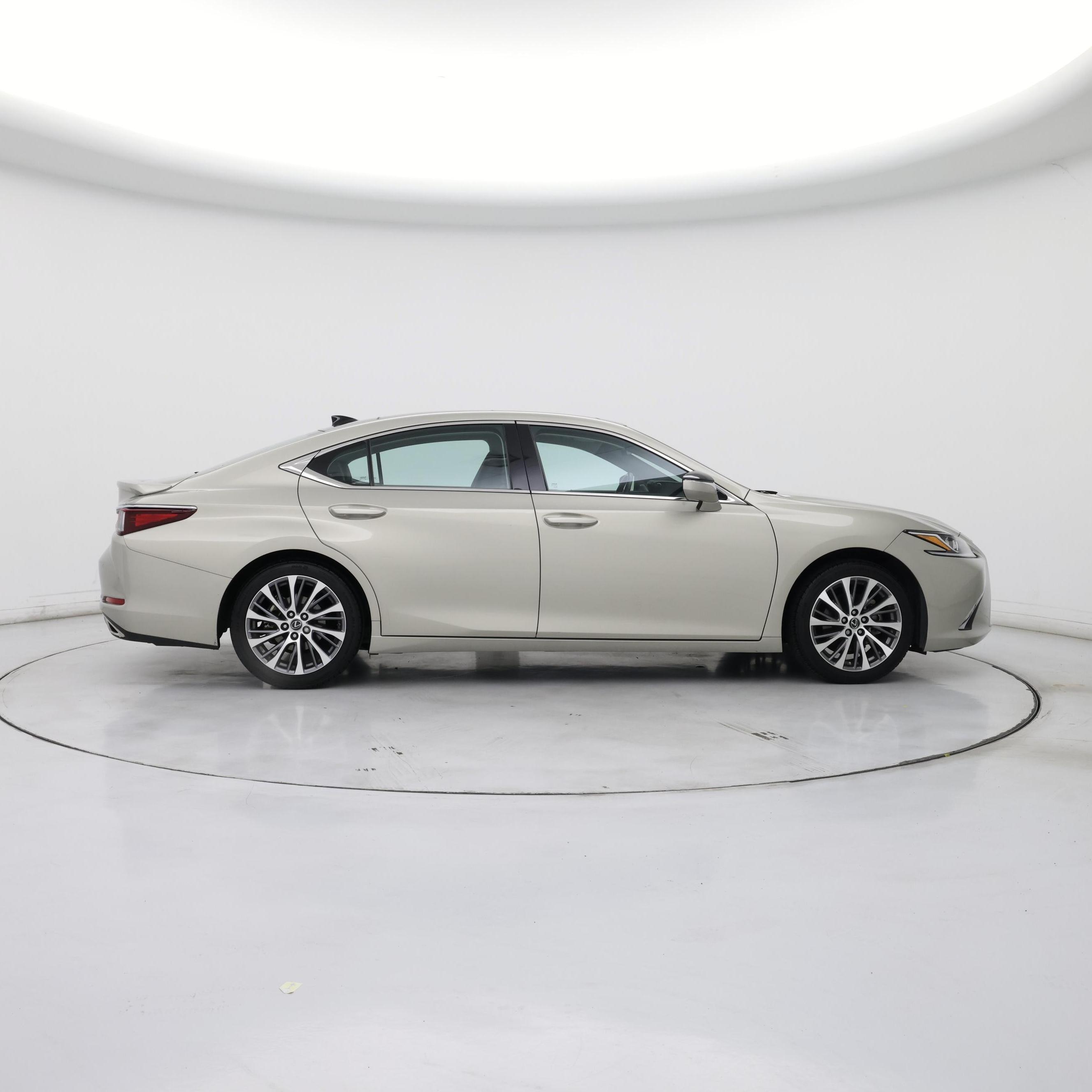 Thumbnail: 2021 Lexus ES - 7