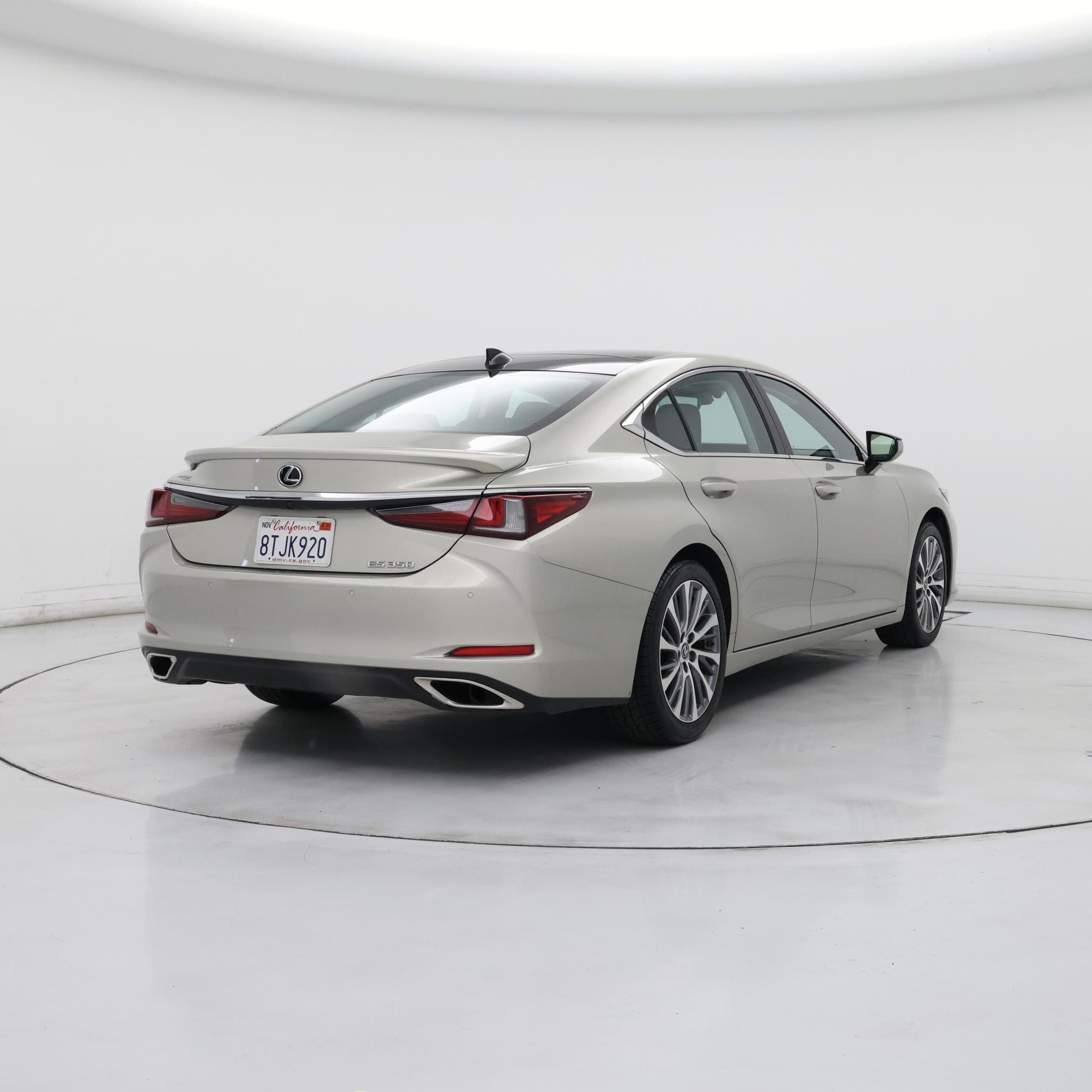 Thumbnail: 2021 Lexus ES - 8