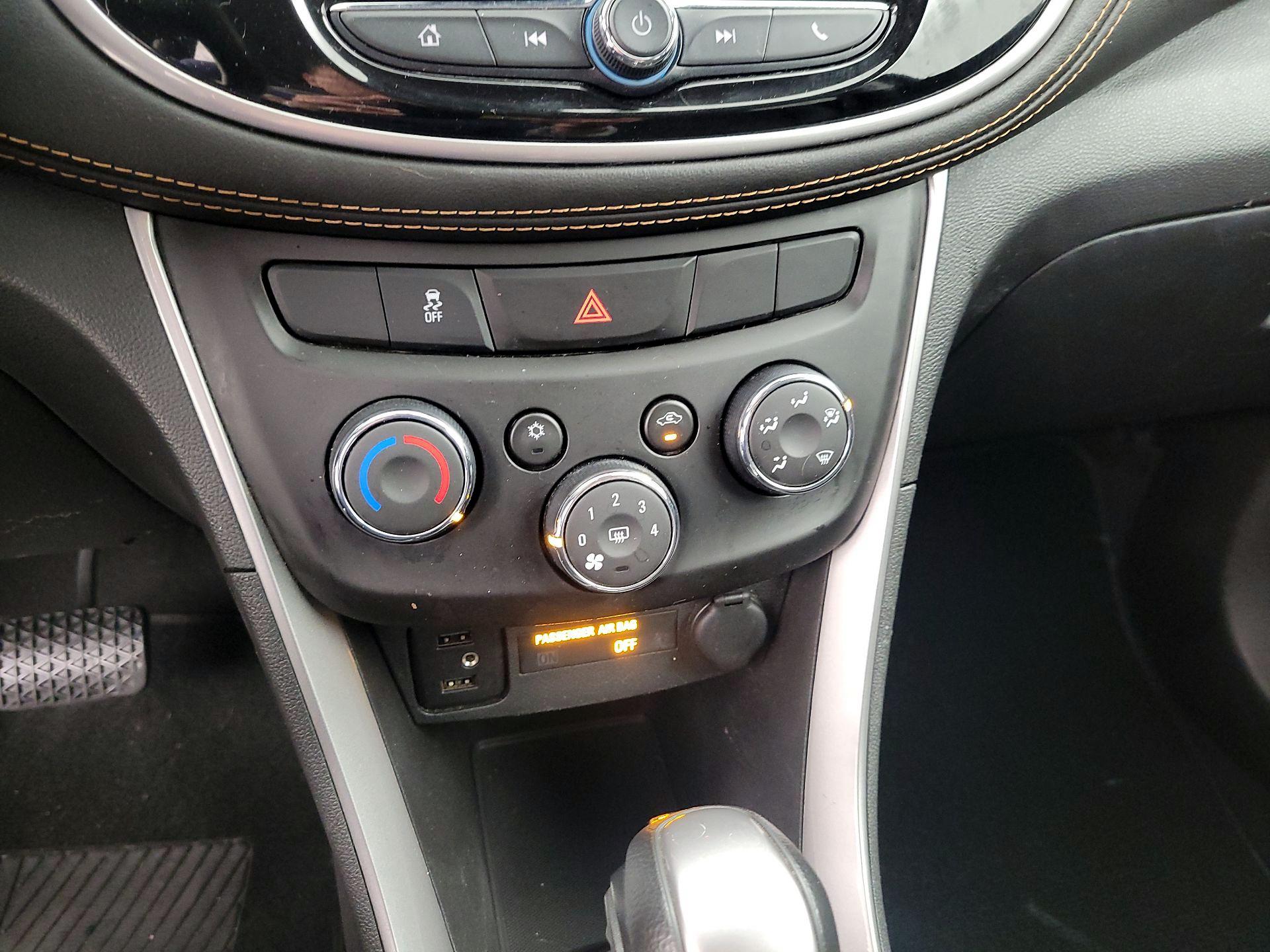 Thumbnail: 2021 Chevrolet Trax - 16