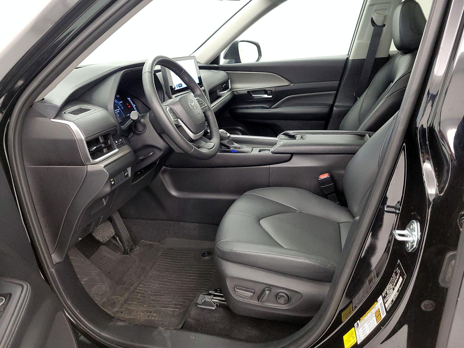 Thumbnail: 2025 Toyota Highlander - 11