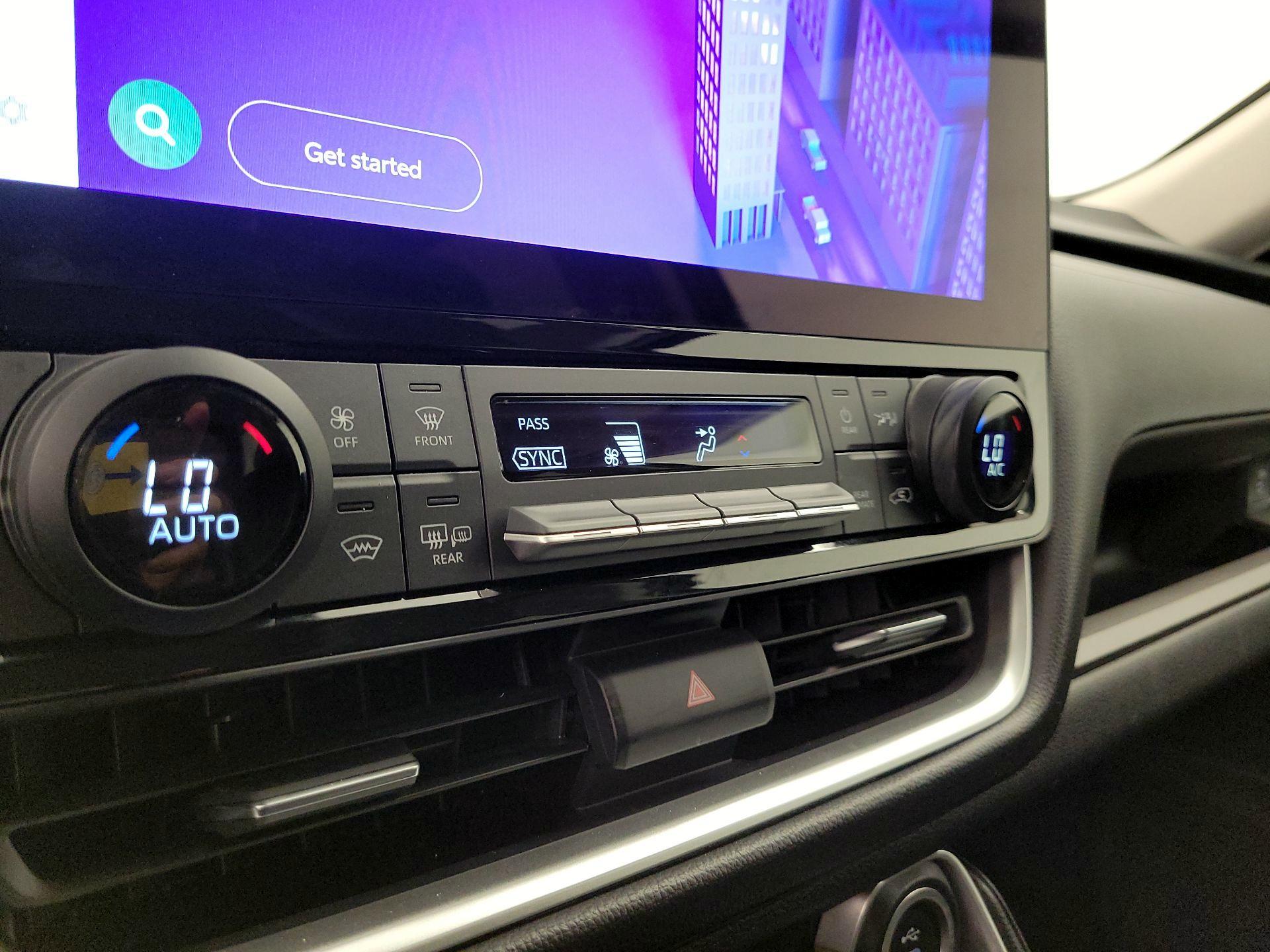 Thumbnail: 2025 Toyota Highlander - 16