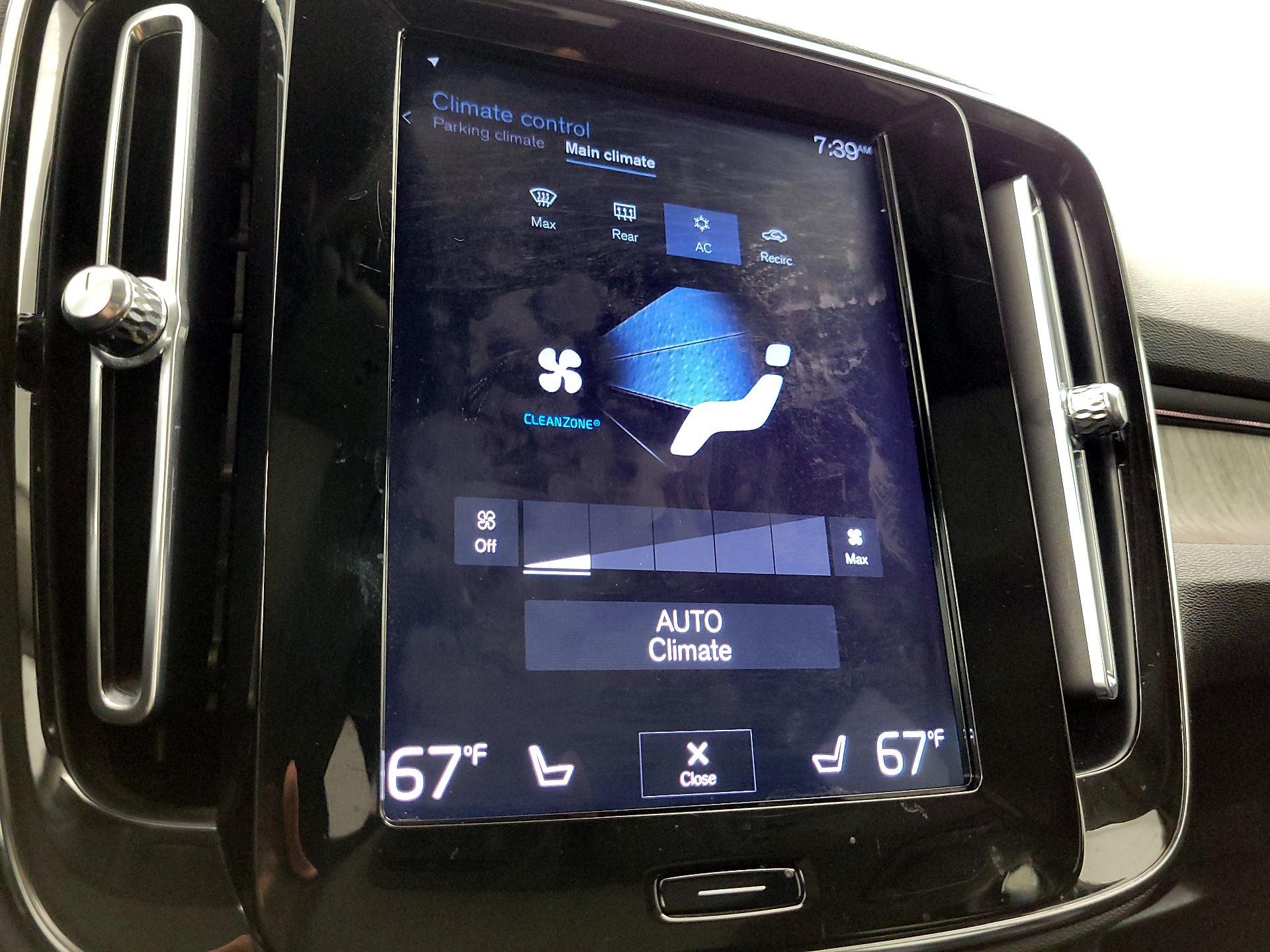 Thumbnail: 2019 Volvo XC40 - 16