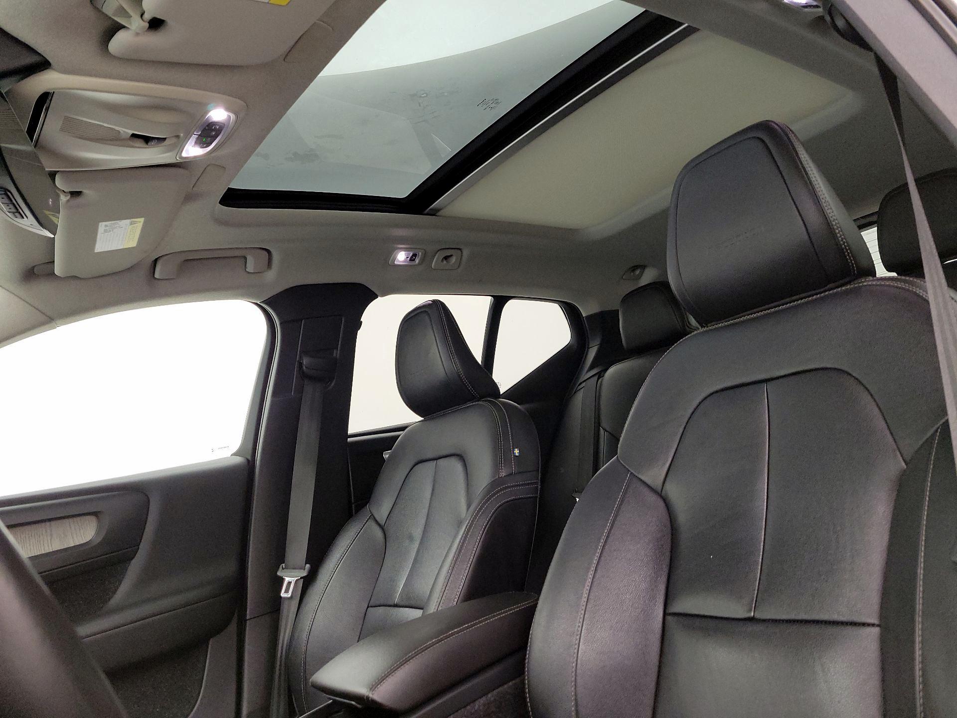 Thumbnail: 2019 Volvo XC40 - 19